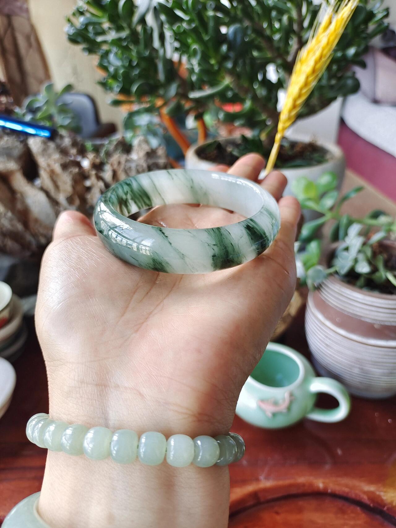 喜欢就来盘,纯天然独龙玉手镯,越戴越润!