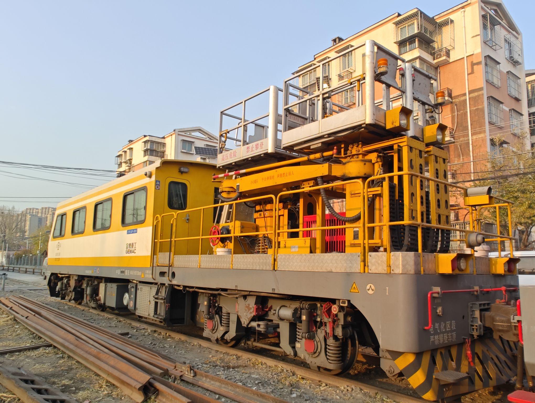 金鹰轨道车gcy 300,gc270