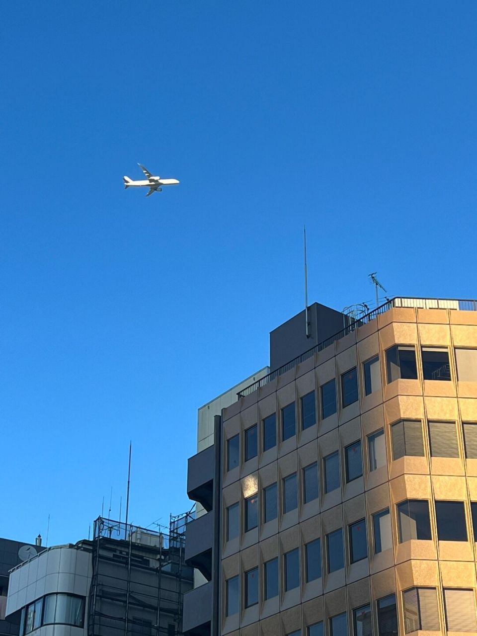 是超级想吃章鱼烧的一天 逛街看到好多飞机 #ootd