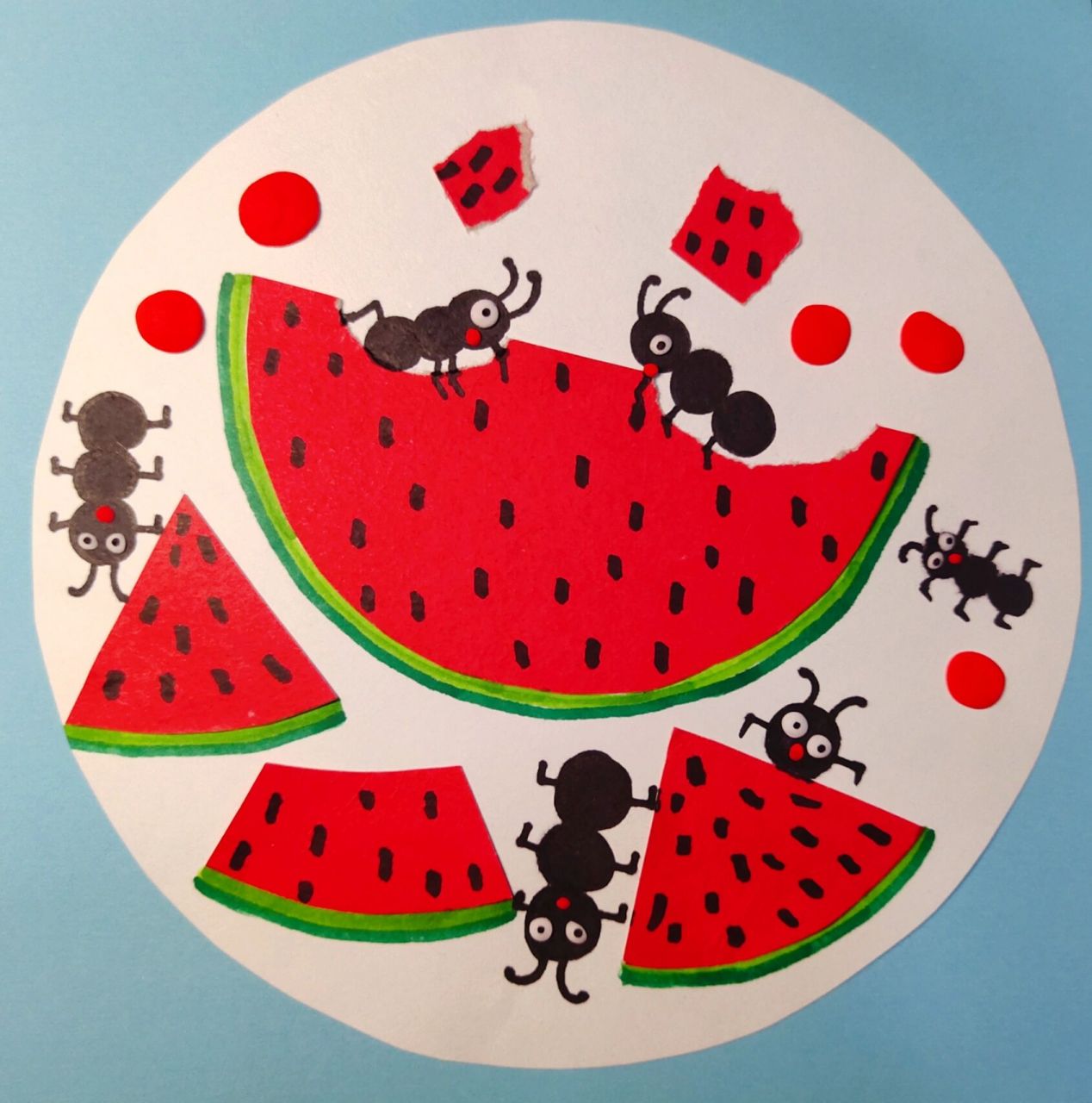 根据绘本《蚂蚁和西瓜》创作的,小蚂蚁们发现了一块大西瓜,接