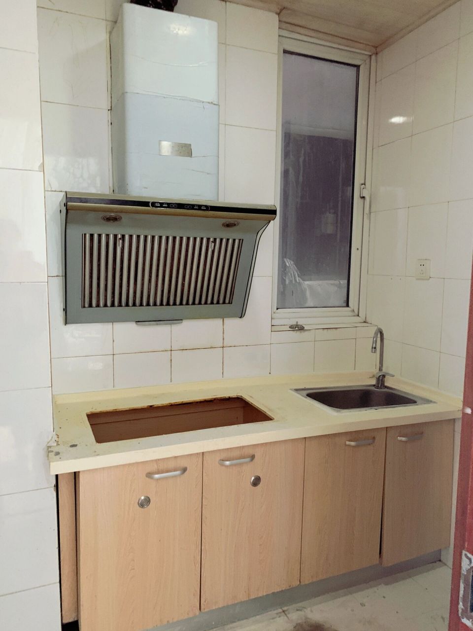 6015这个切菜台拯救了我的小厨房|公租房改造 才接到房的时候,被