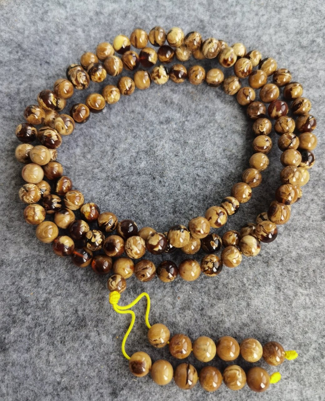 天然缅甸溶洞蜜根珀佛珠! 尺寸7.5mm108颗,重30.