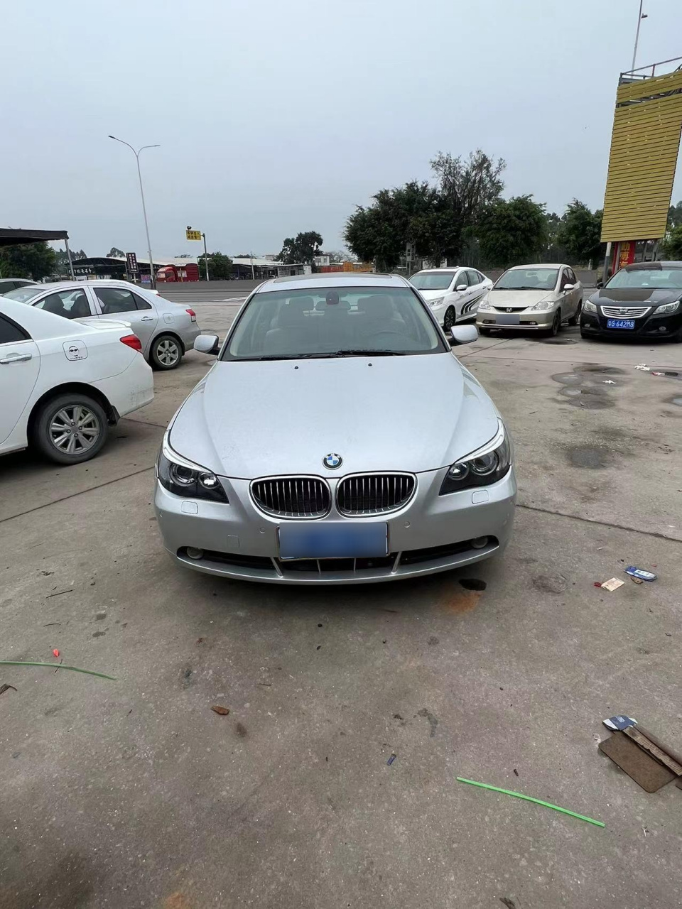 手续齐全随时可以提档过户 07年宝马523,广州一手未过户!19万公里!2.