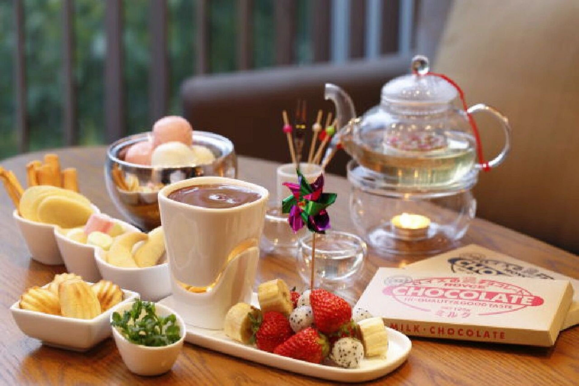 下午茶朋友圈文案 ║我不需要惬意的生活,我只想有一个闲适的午后