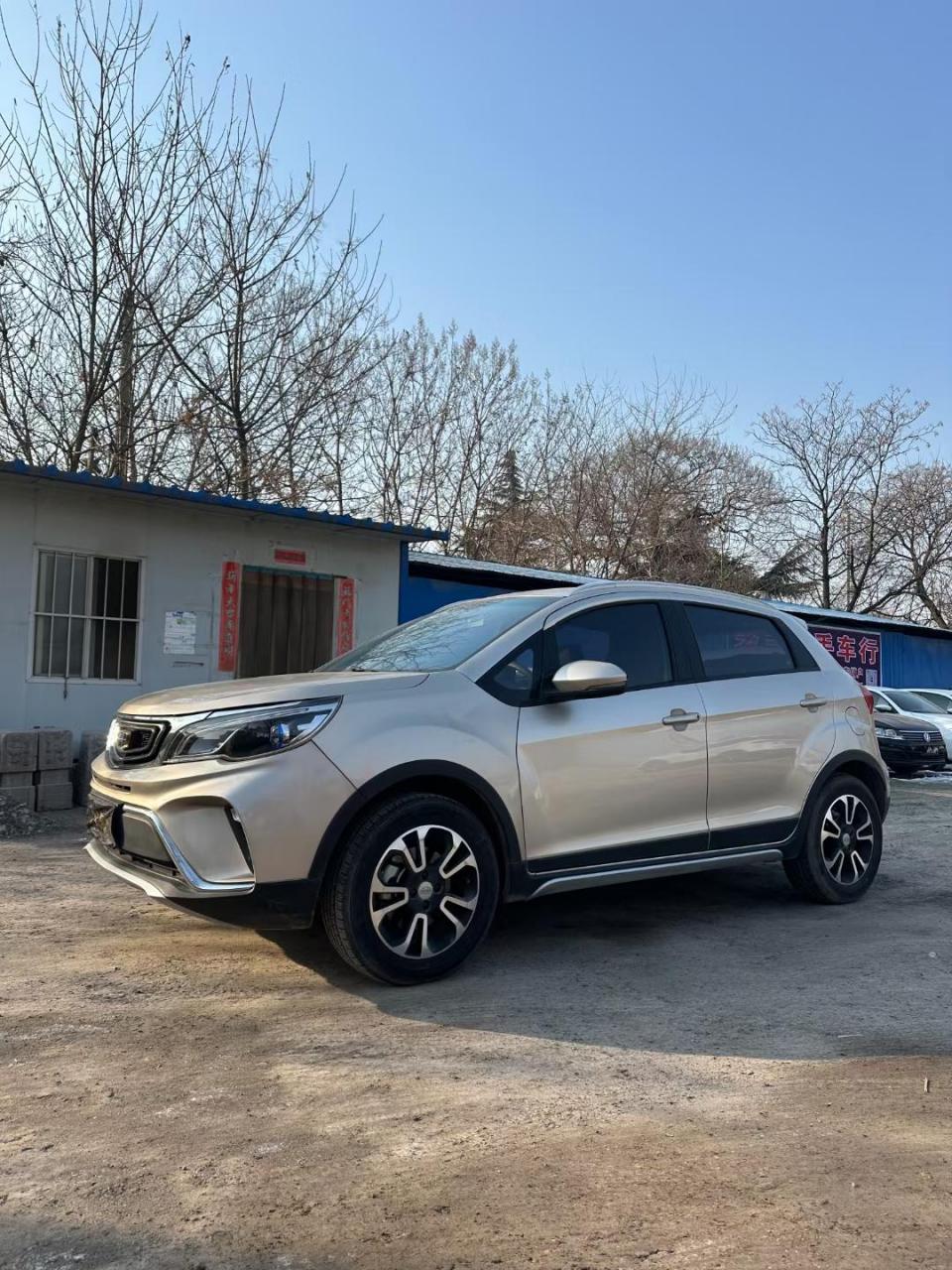 19年吉利远景x3,手动精英,3万公里个人一手车,保险刚买,手续2025年