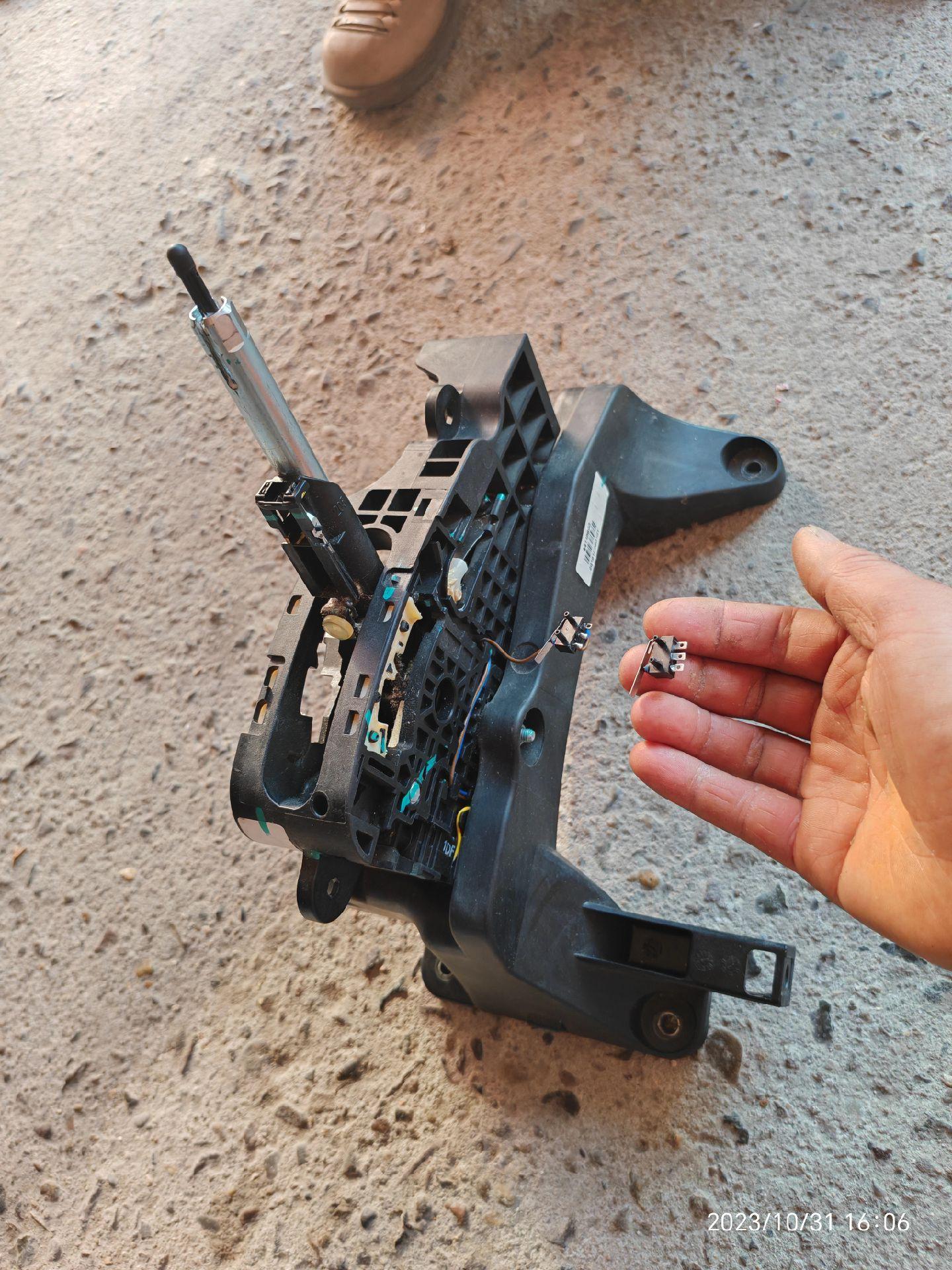 迈锐宝挂上档提示请挂入p档,打不着火,解决方案挂档结构拆掉,更换p档