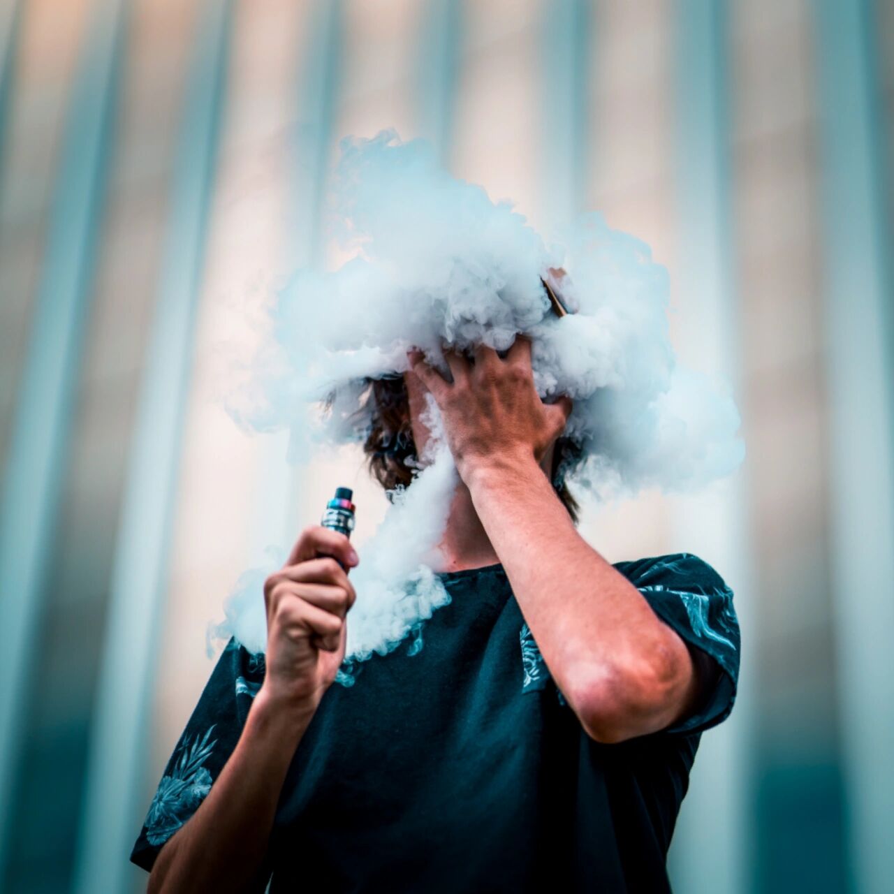 来一组吸烟的欧美风男生头像