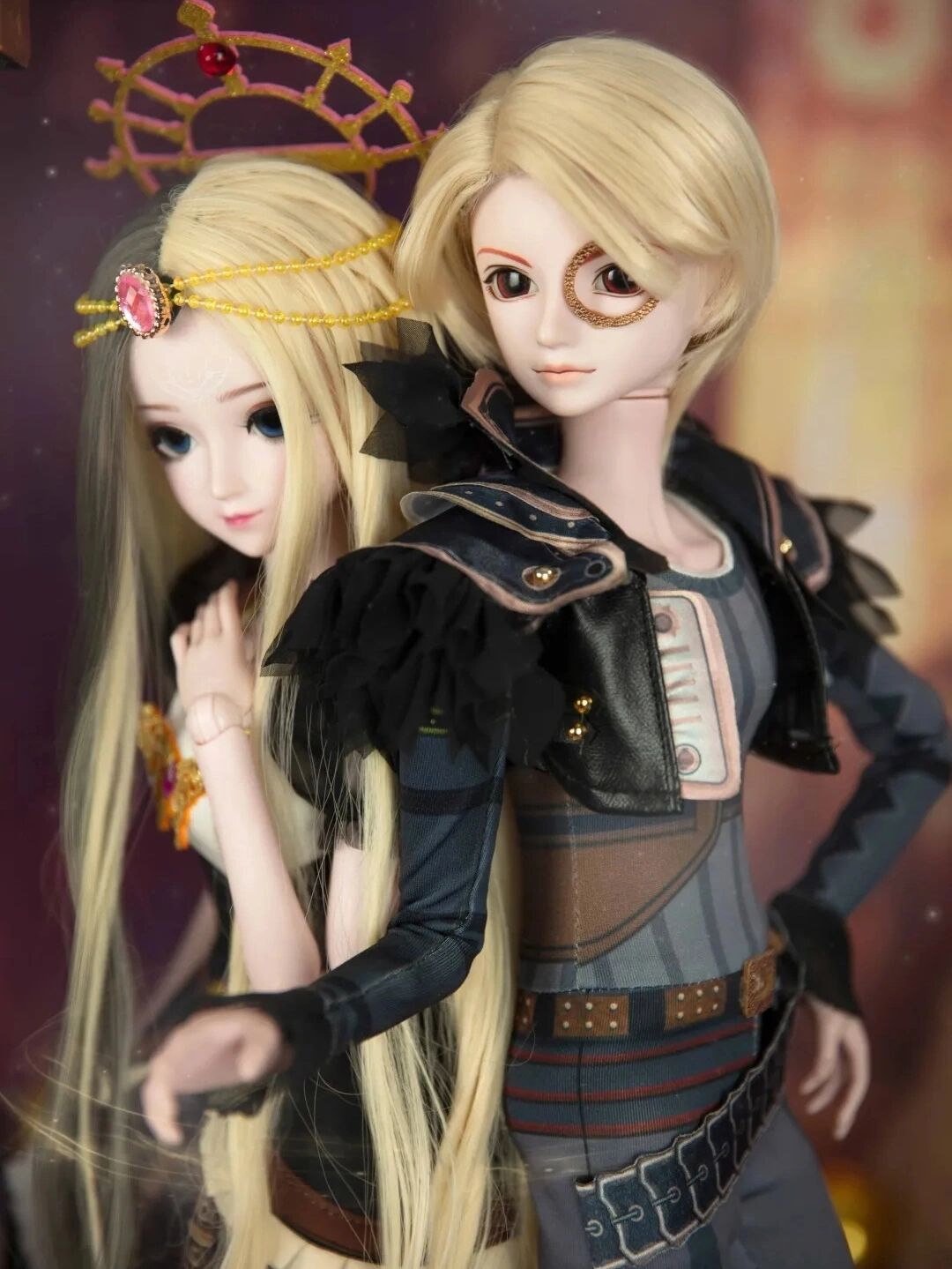 白光莹娃娃图片