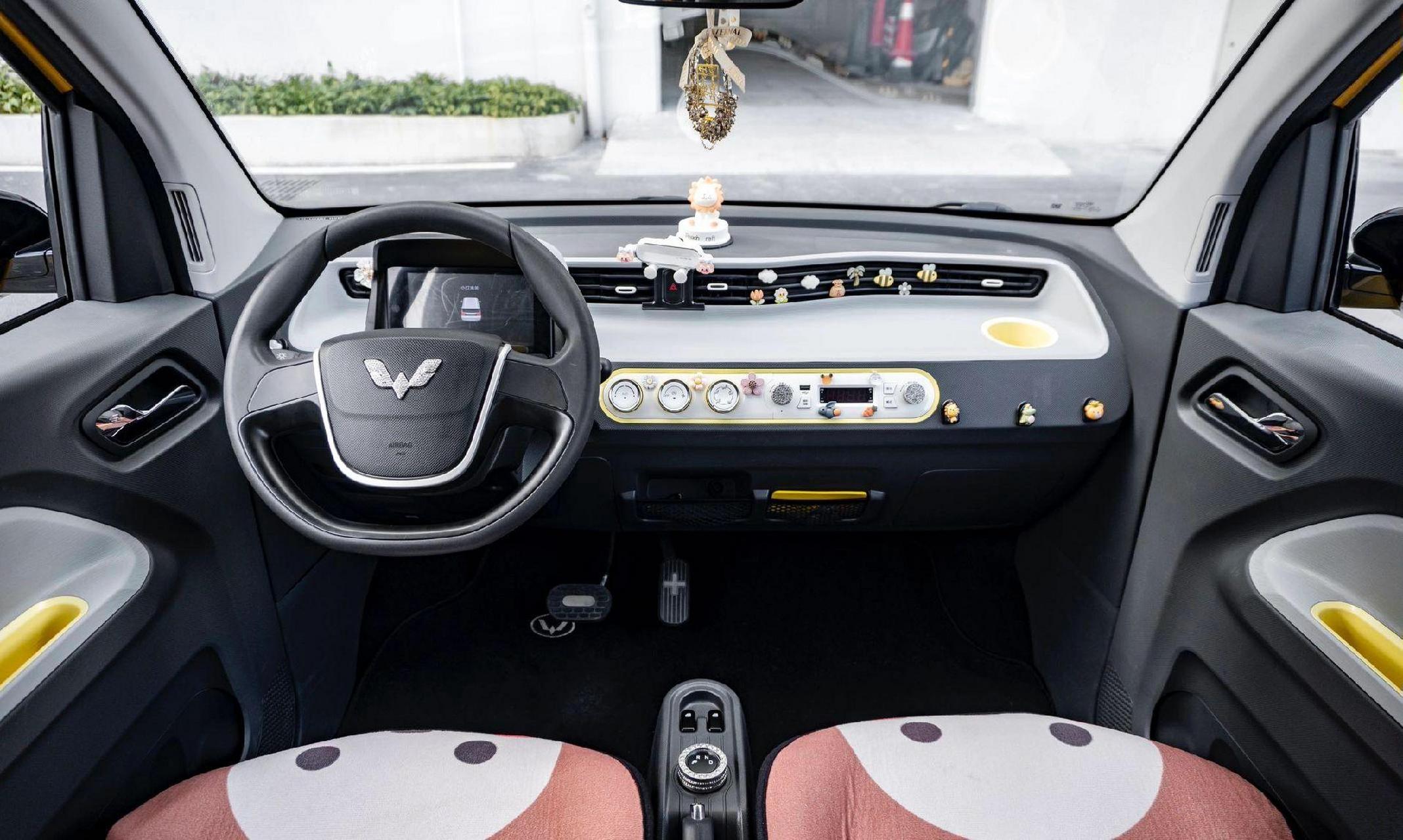 五菱宏光02miniev022021款 马卡龙臻享款02三元锂电池 21年4月