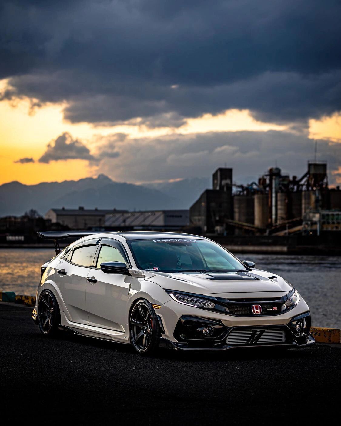 本田 思域 typer 感受一下红头typer带来的压迫感