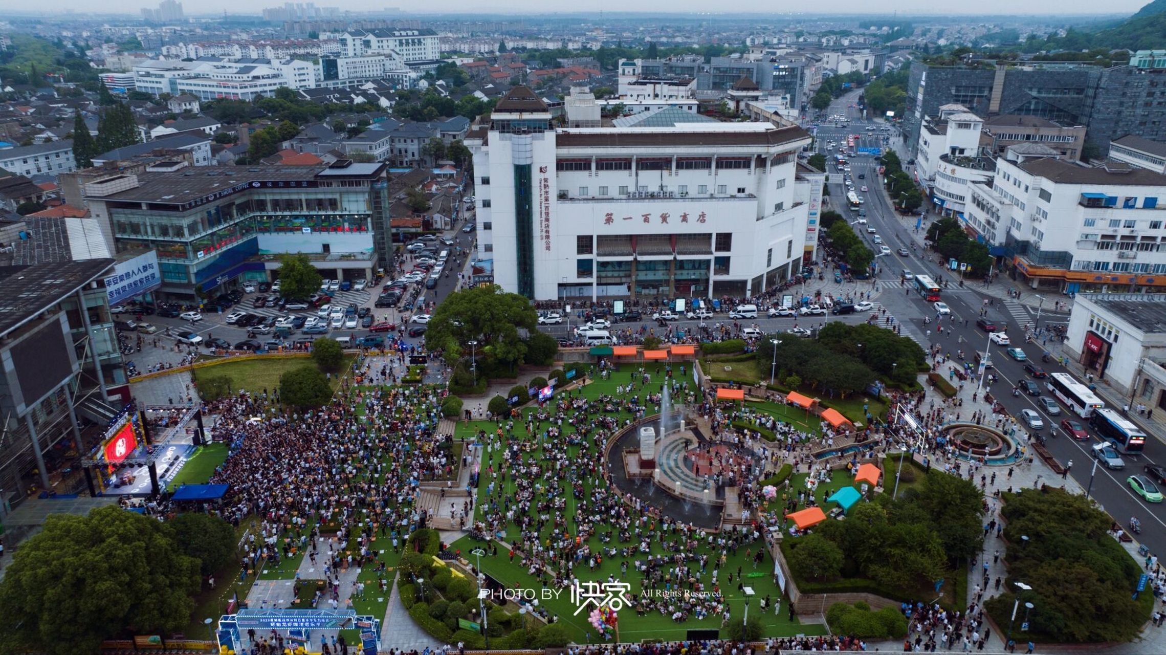 常熟街心花园人气回来了 老县场街心花园的人气又回来了,市区是有多少
