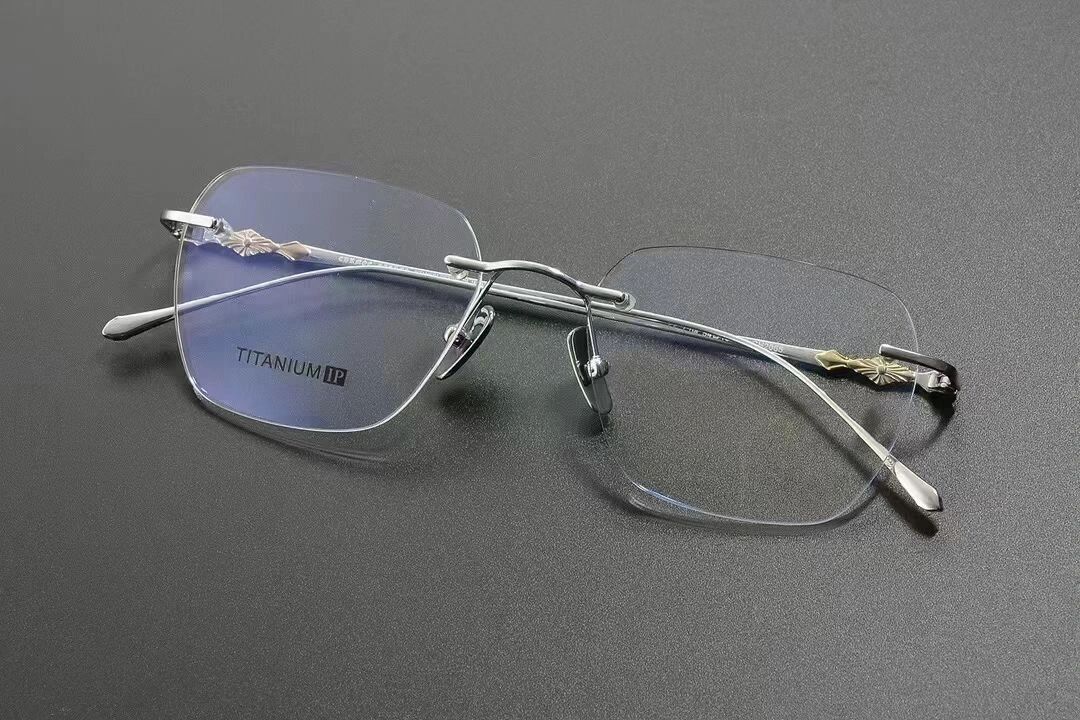 克罗心 | 无框眼镜轻盈纯钛质感