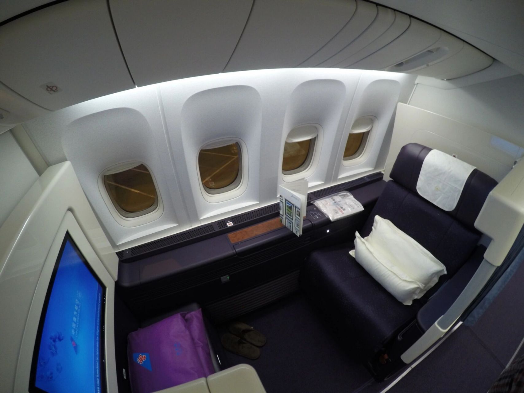 已成绝唱的南航77w头等舱 这是几年前曾体验过的南航77w头等舱,随着