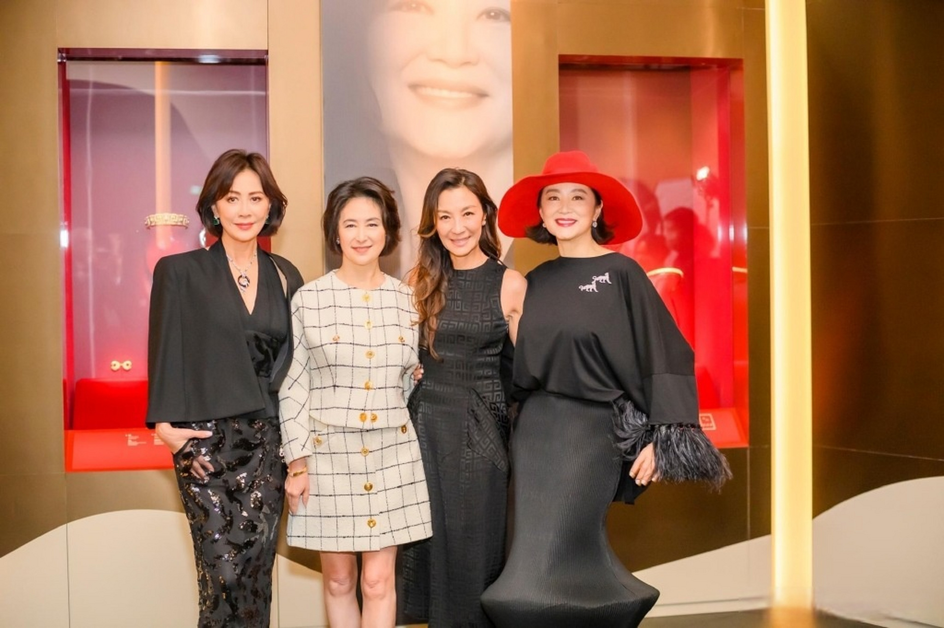 【#杨紫琼刘嘉玲何超林青霞同框#】#刘嘉玲何超琼杨紫琼林青霞合影#4