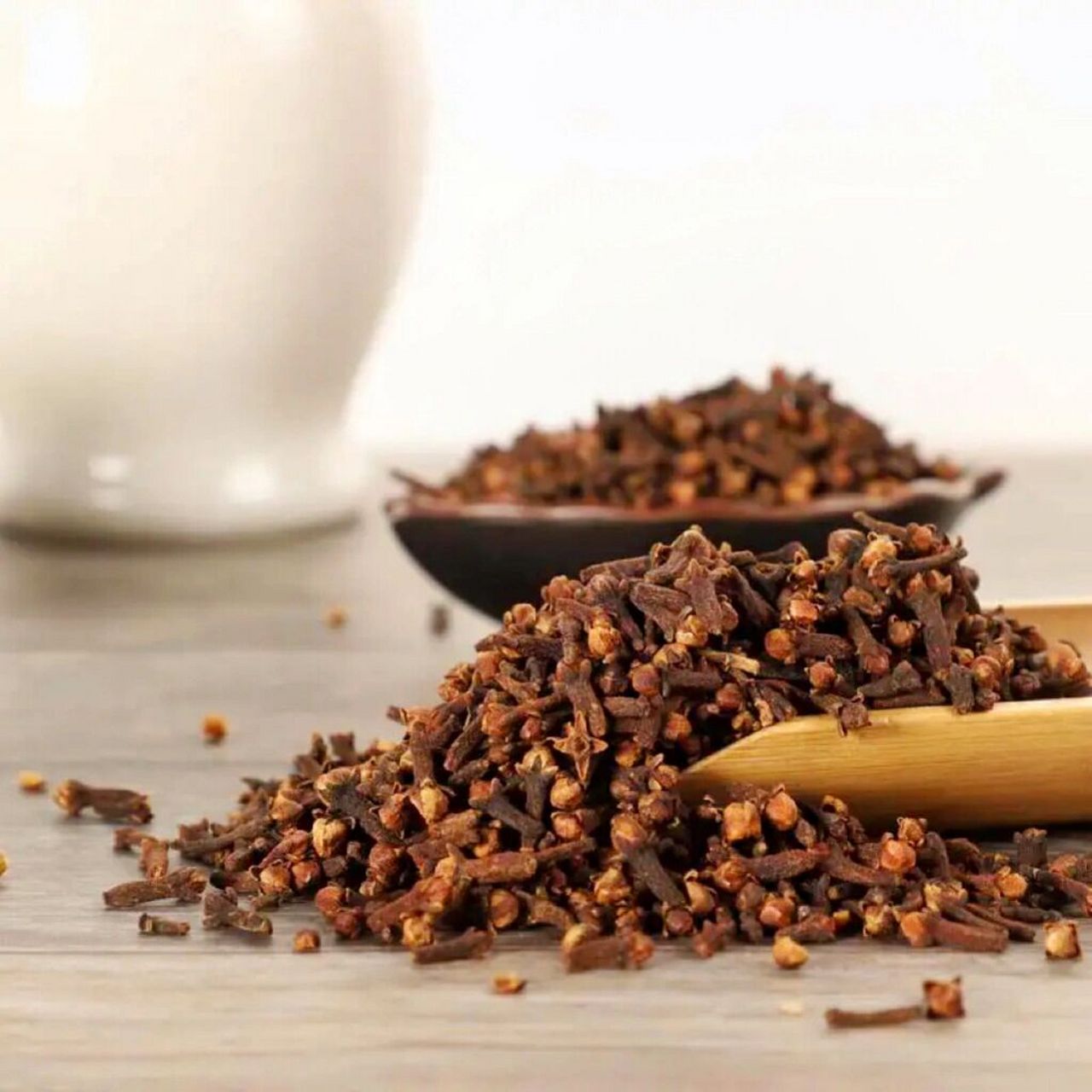 丁香#每天教你识百草# 简介: 桃金娘科植物丁香,多产自我国广东,海南.