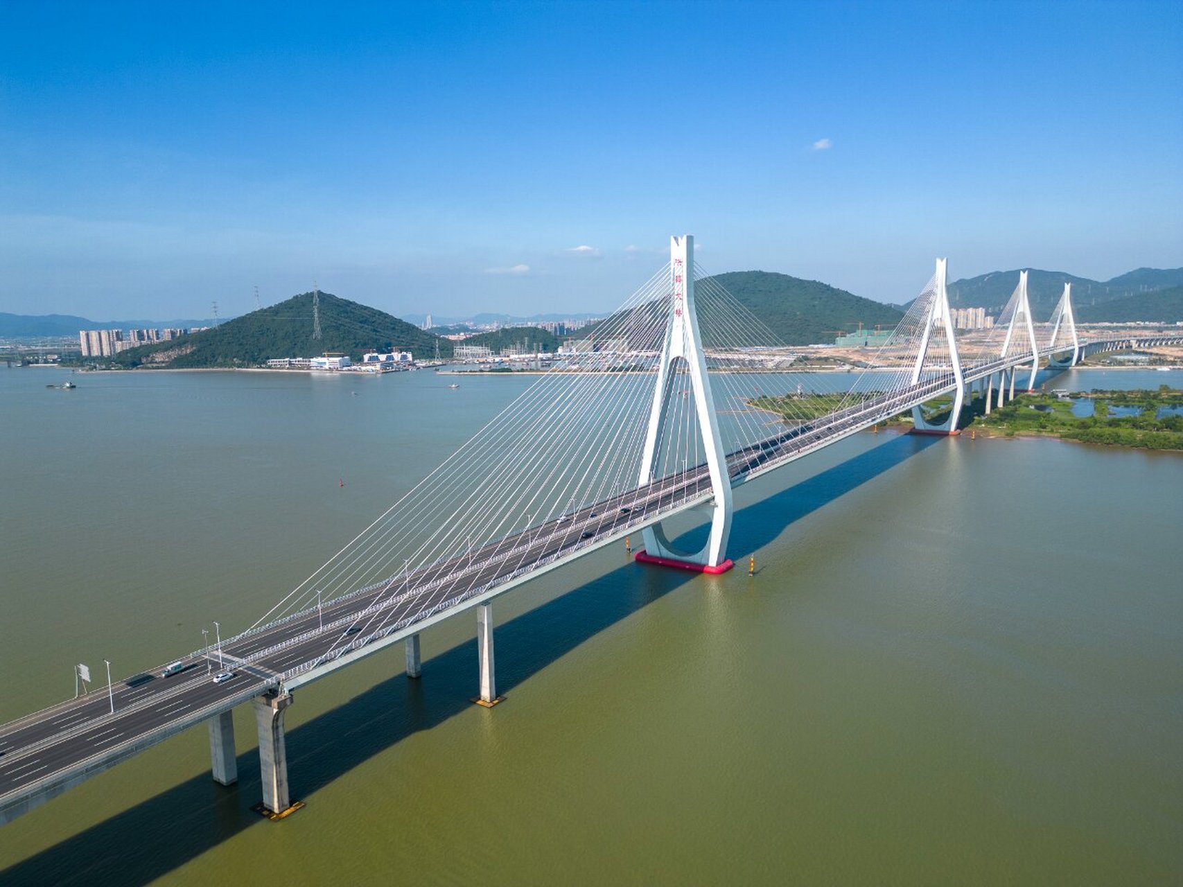 珠海洪鹤大桥 洪鹤大桥(honghe bridge),是中国广东省珠海市连接香洲