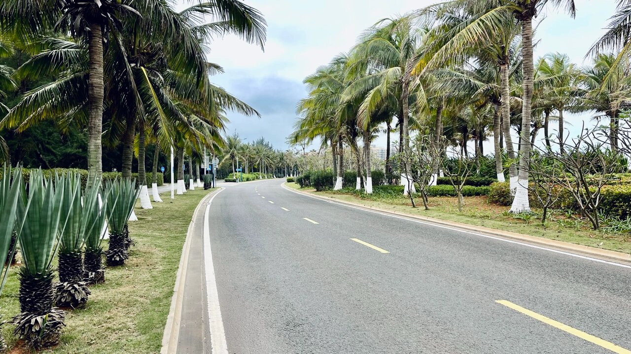 今天一路开到海口【白沙门公园】,没带拖挂房车,纯粹来探店,没想到有