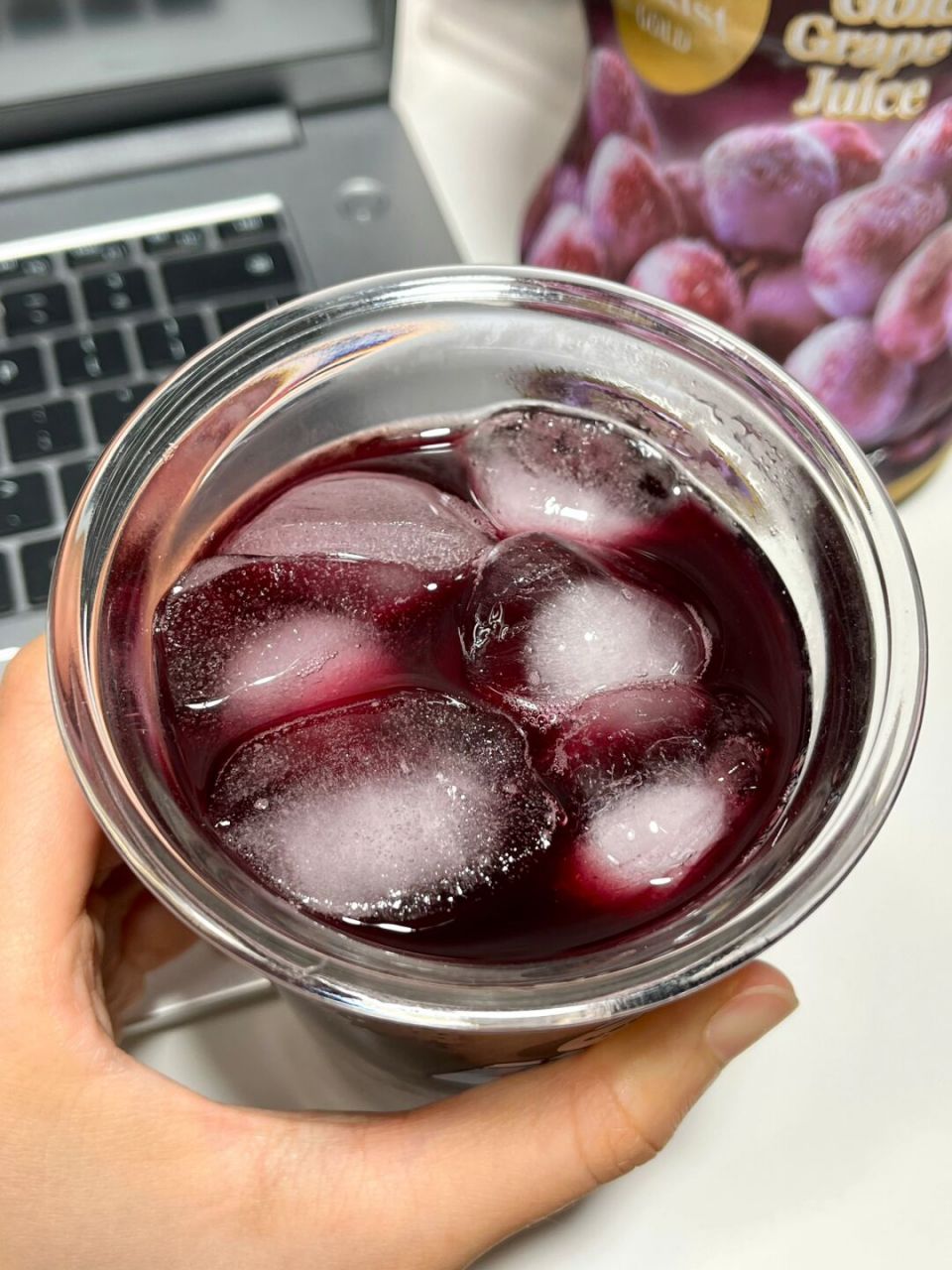 立马往车里扔了两瓶 100%葡萄汁真的行!