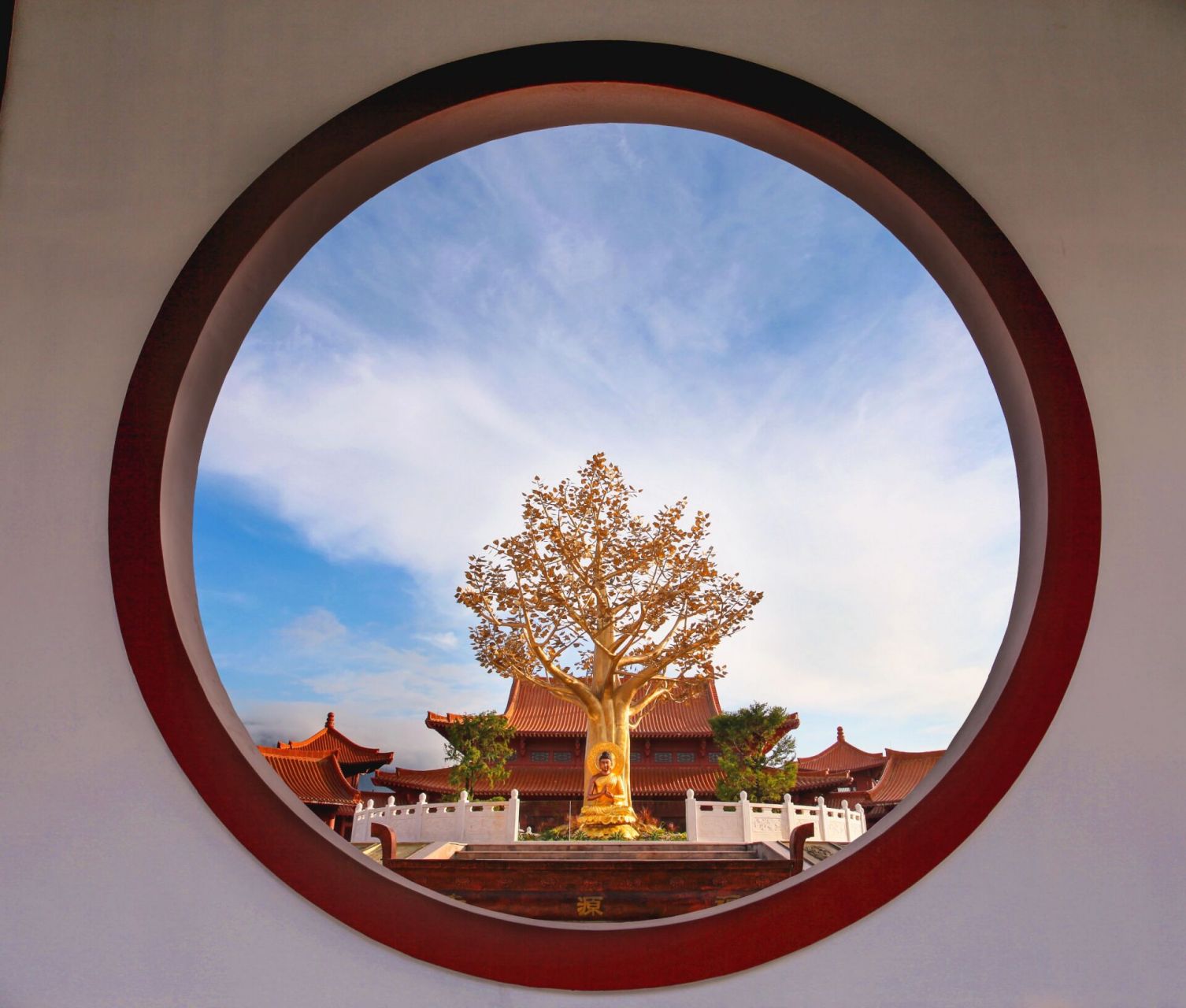 97 这周三到河源高新区出差 听当地人说起这边有一个寺庙 寺庙不再