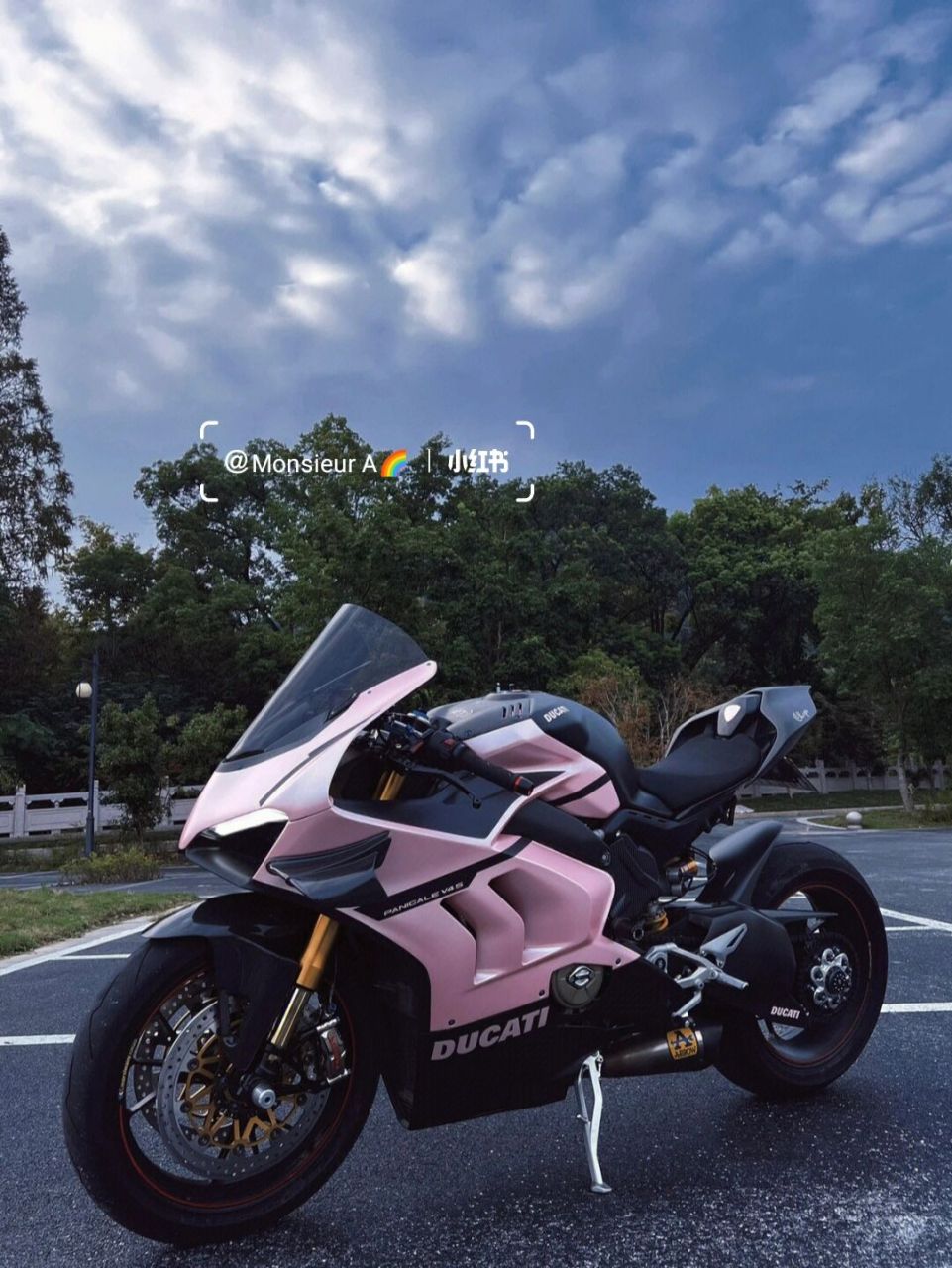 这才是女生的杜卡迪,粉色少女心 杜卡迪自带激情运动,主打年轻时尚