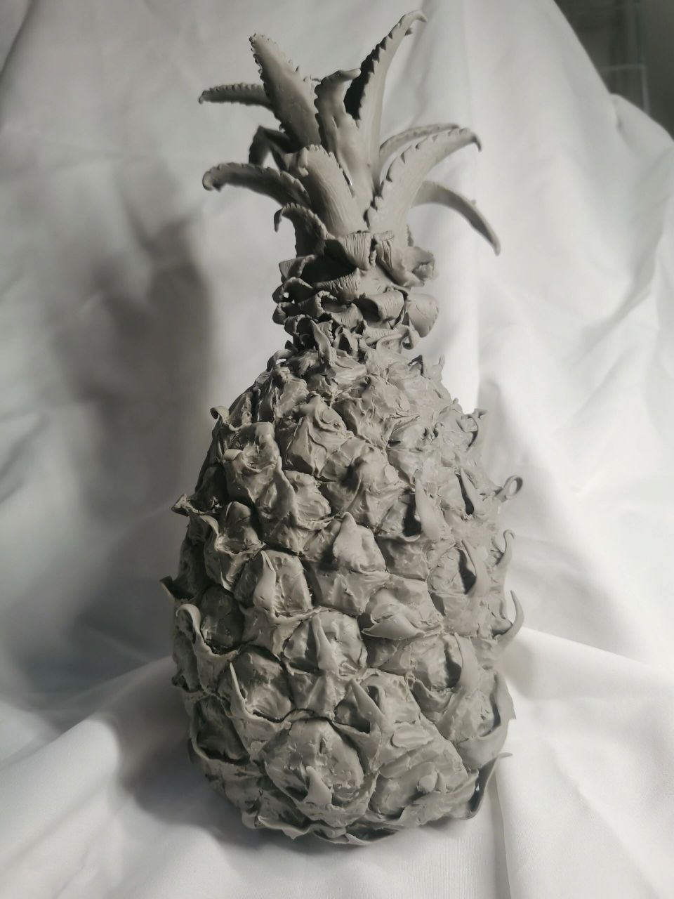 两周的泥塑大菠萝～  感受到生命的气息,一边闻着香留着口水做出来的