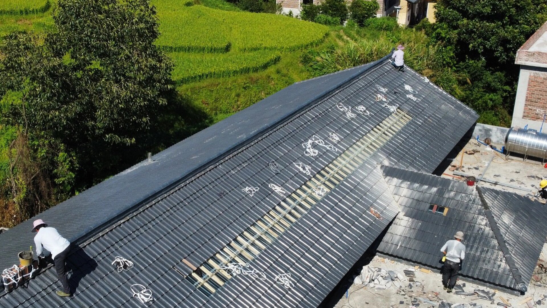 农村别墅楼房屋顶斜顶钢结构木结构盖琉璃瓦,包工包料包设计,楼房隔热