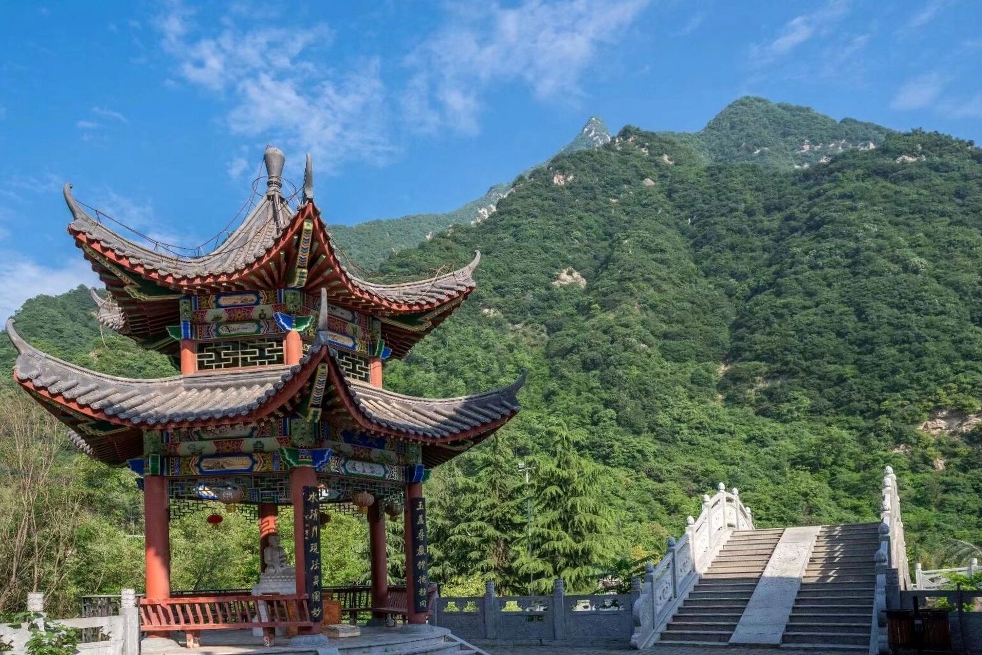 西安人少景美的小众景点太平万花山 太平万花山唐代前称云际山,历史