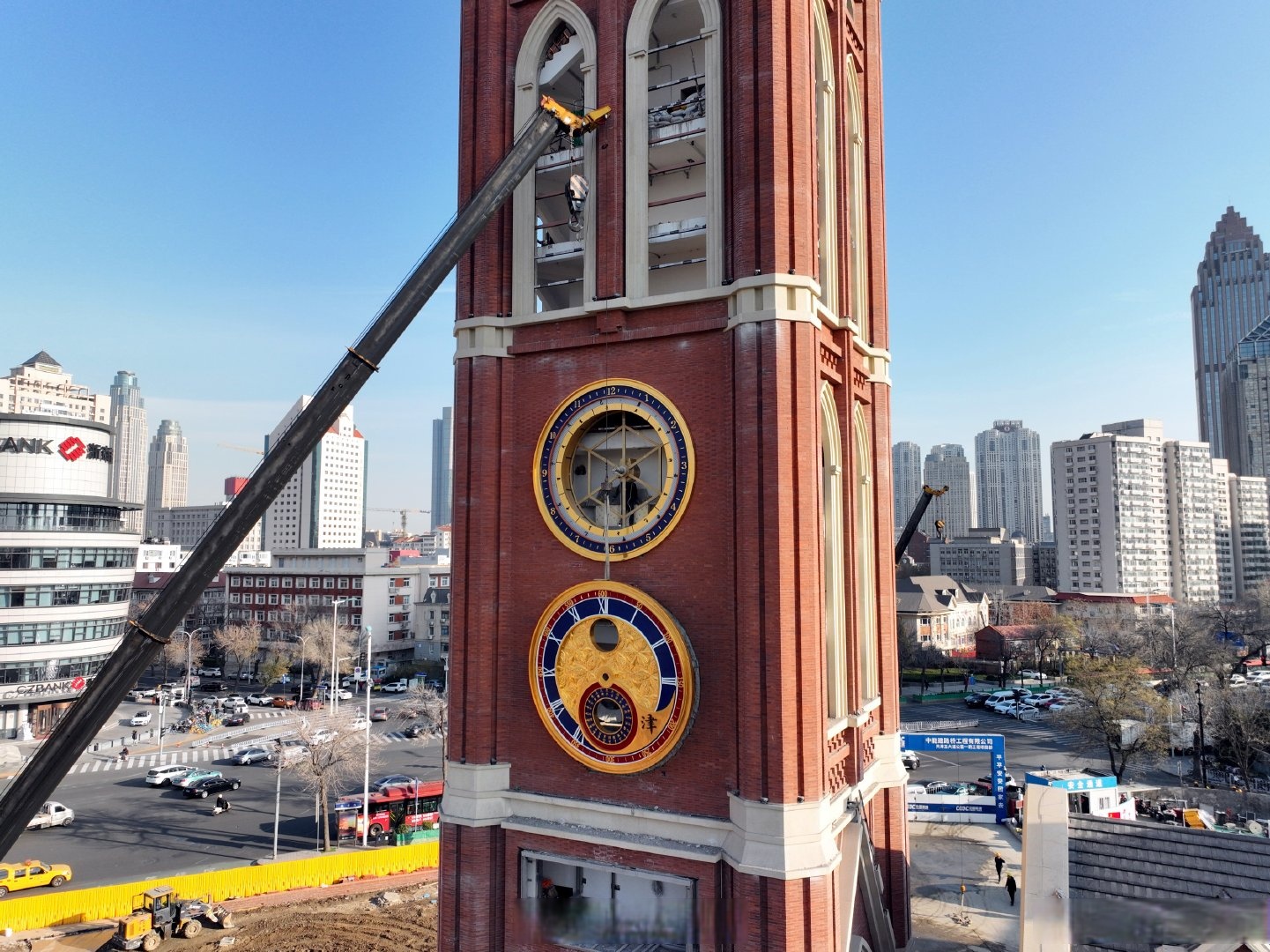 游客服务,巴士落客,地下停车等天津五大道公园钟楼五大道公园五大道