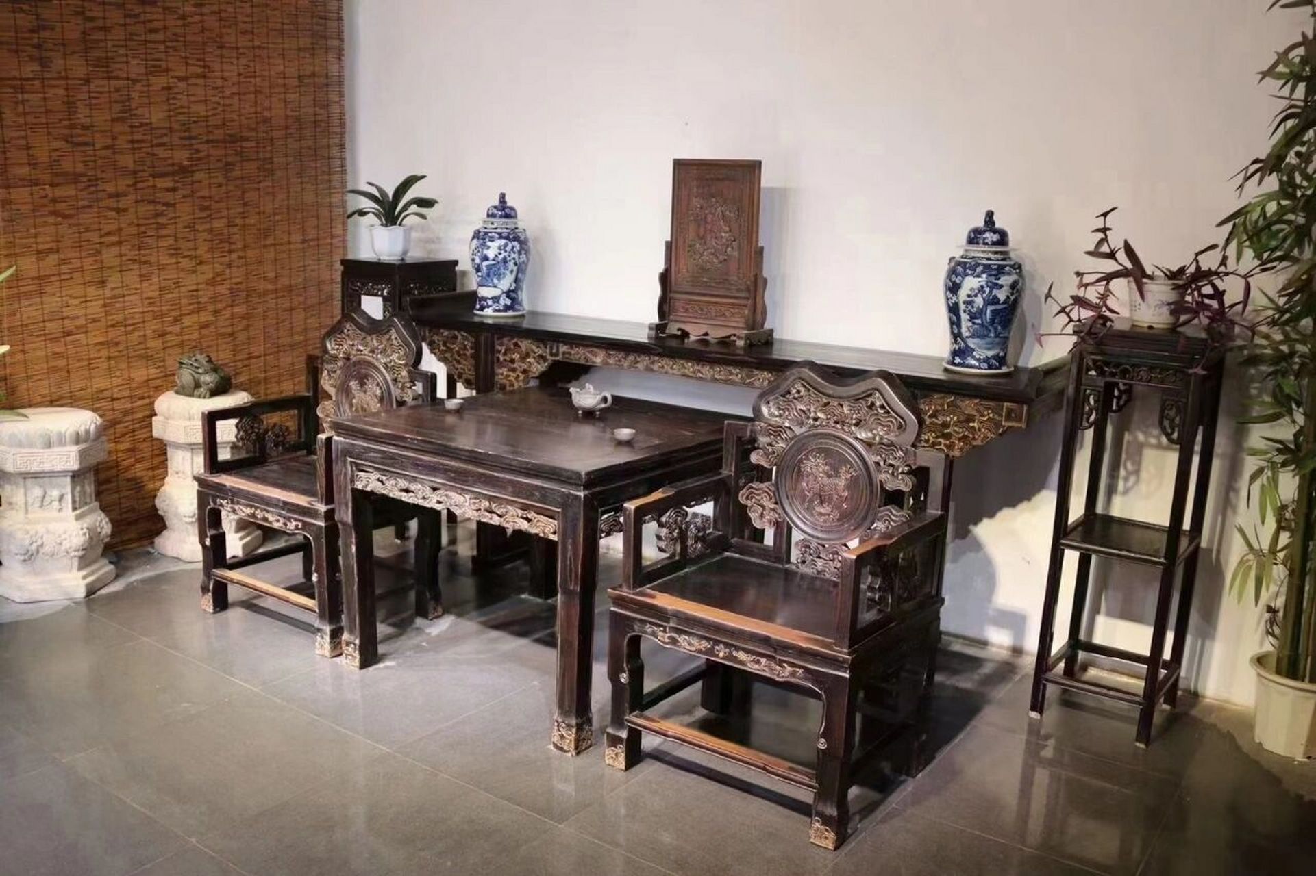 客厅中堂六件套 客厅中堂六件套,椅高108宽70厚55,条案高100长260宽45