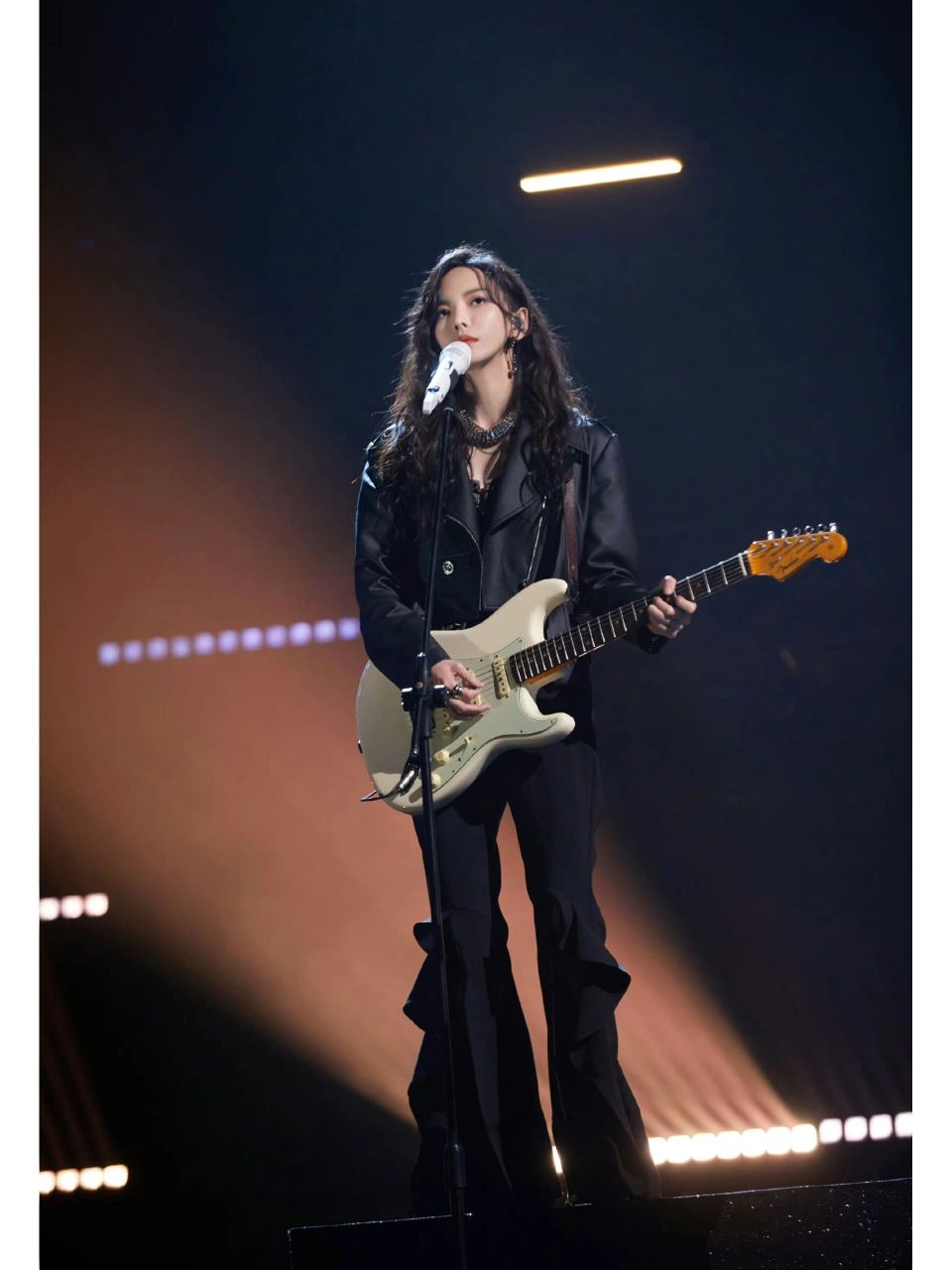 又是酷酷的吉他92于文文!