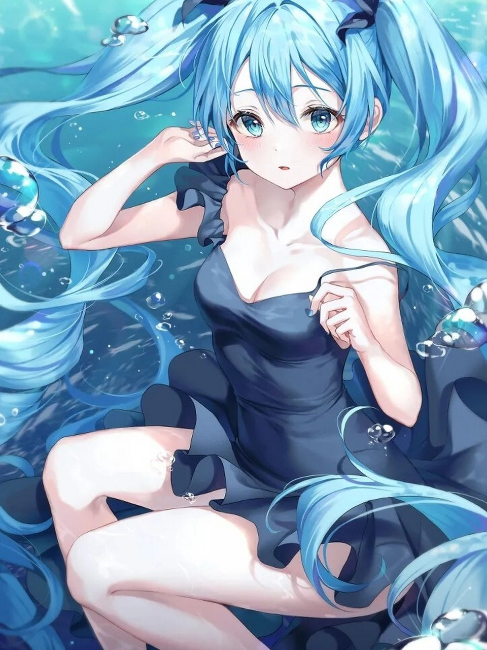 内有黑丝白丝 干净的线条和干净的颜色简直完美.