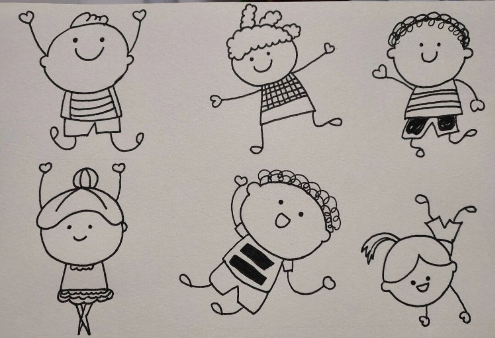 卡通小人简笔画来啦 画卡通小人物只要人脸画的好 整个人物就会很可爱