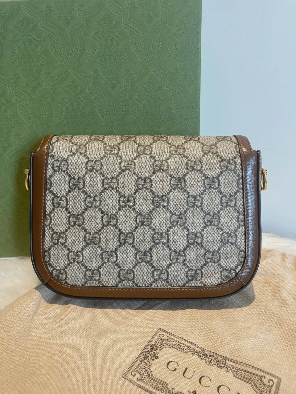 71 众多明星带火的古驰1955马鞍包自打推出就受到了很多人的喜爱,刷