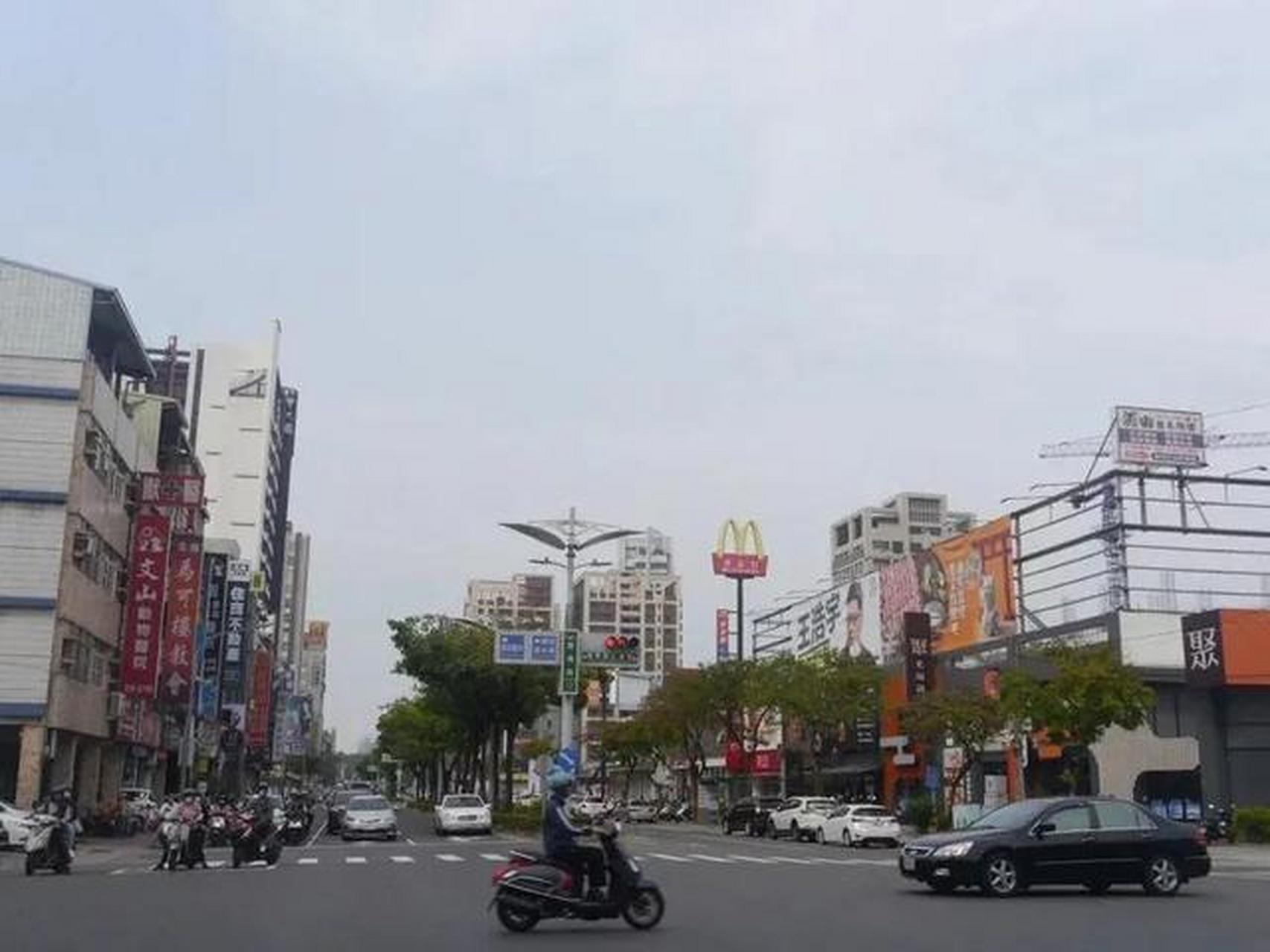 【疫情导致高雄人口锐减  议员席次或减少】  高雄市人口数上月跌破