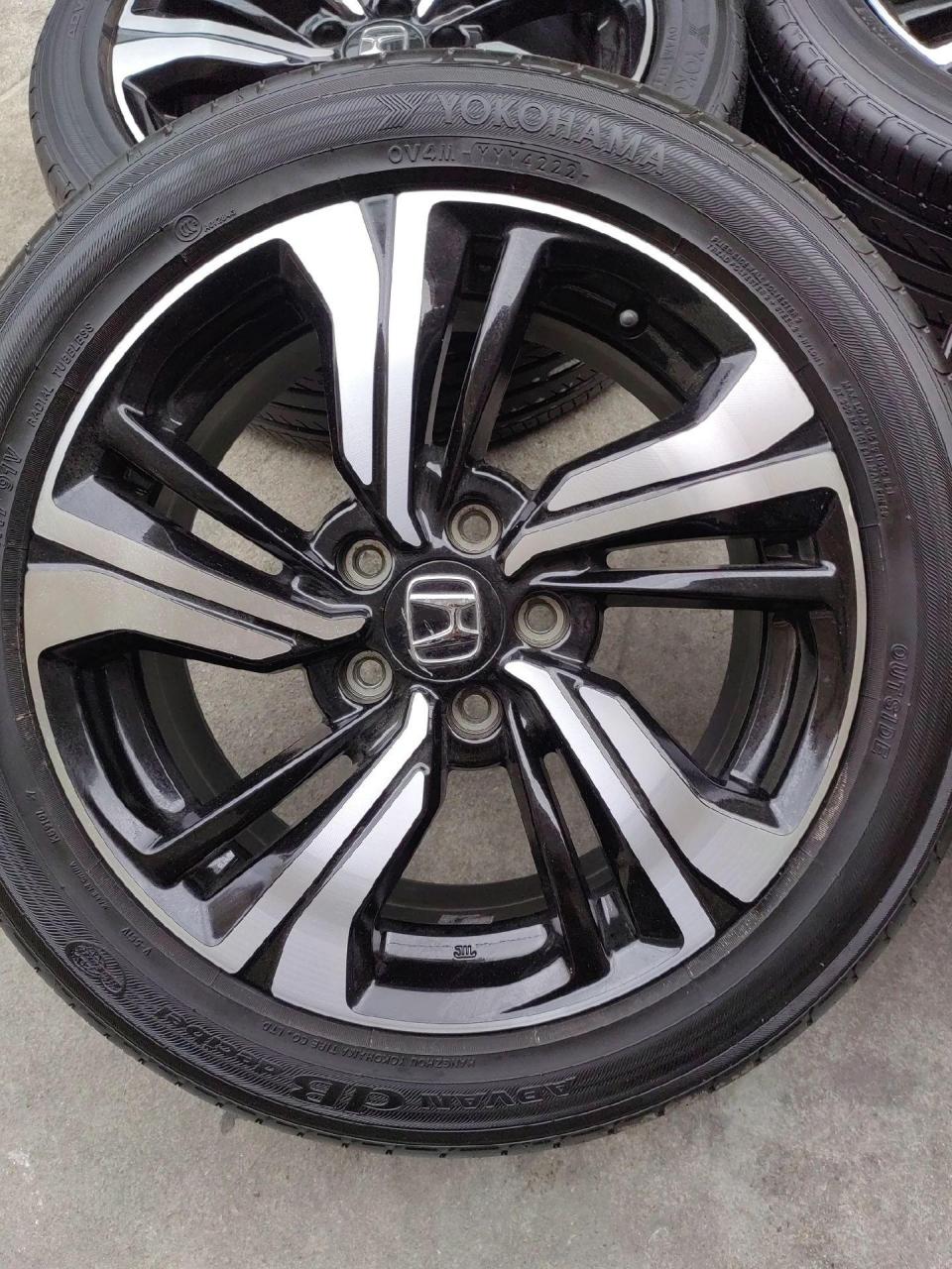 十代思域原厂17寸亮面轮毂带胎,两条21年底,两条22年,成色精品,适合