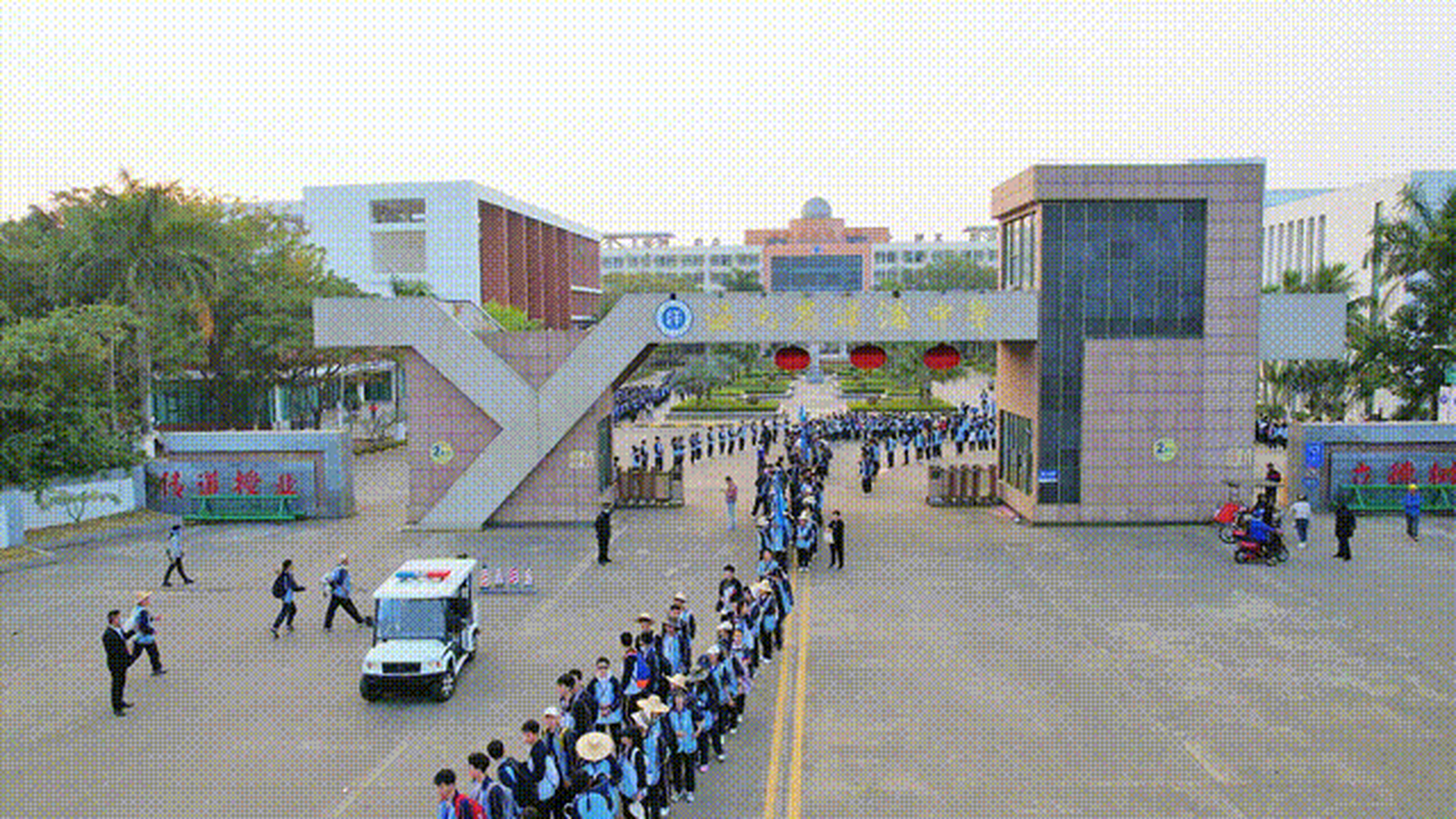 护苗行动 | 洋浦中学师生春游踏青 洋浦分局交警倾力护航  3月7日