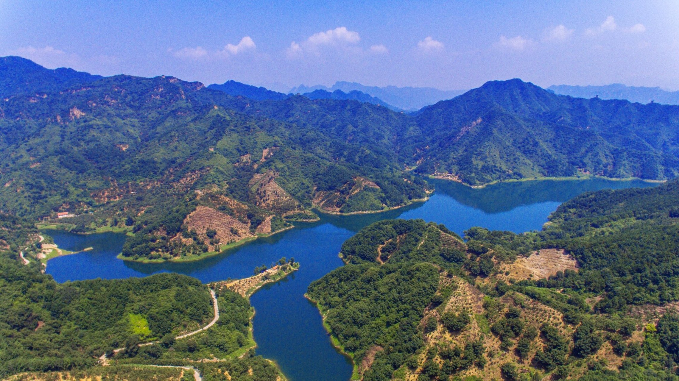 适合自驾游,够大,够野,够狂 大黑汀水库水库位于唐山市迁西县,与