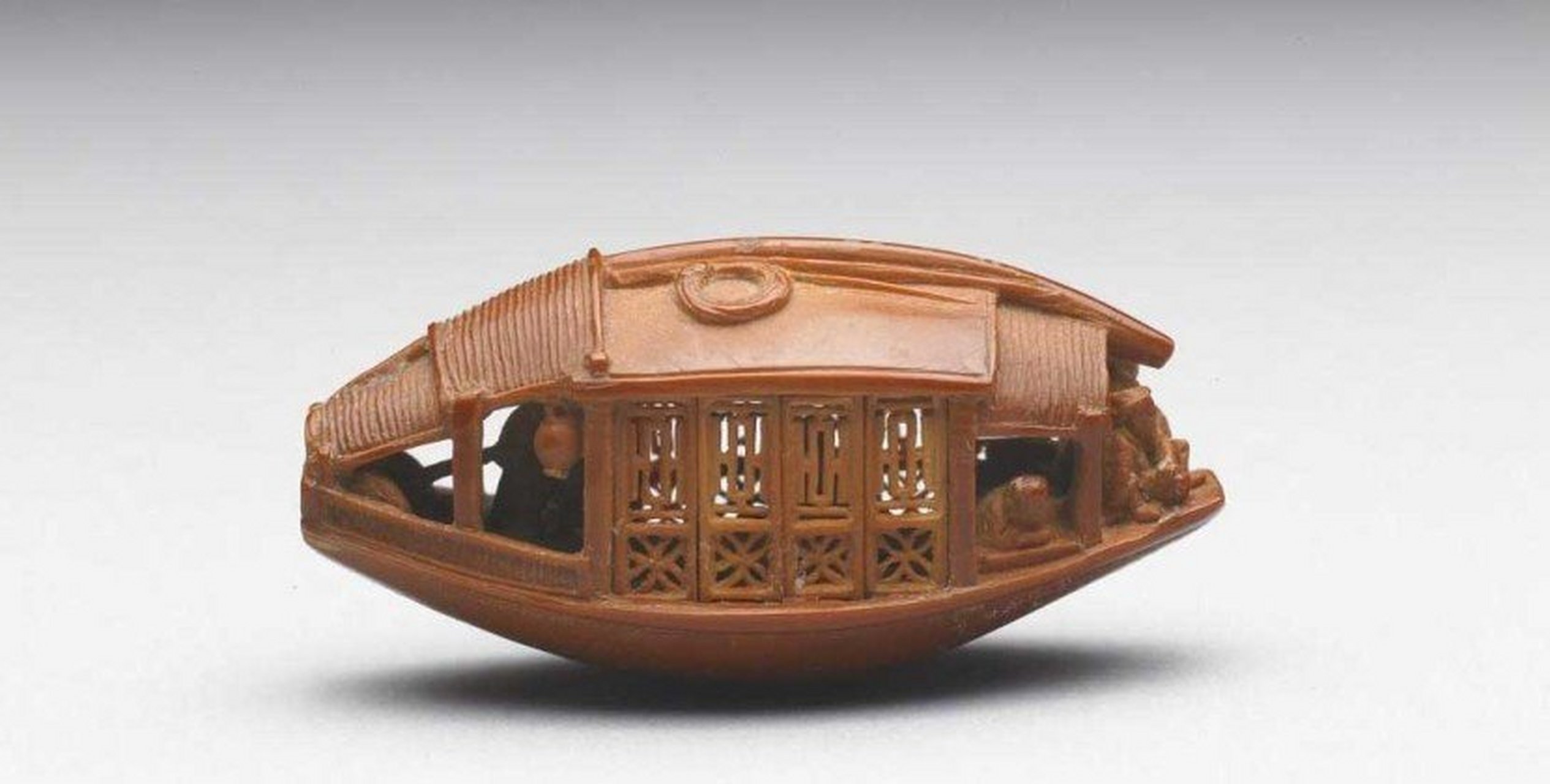 【真61核舟记】 - 1727年由陈祖昌先生雕刻的橄榄核雕,他在17×34