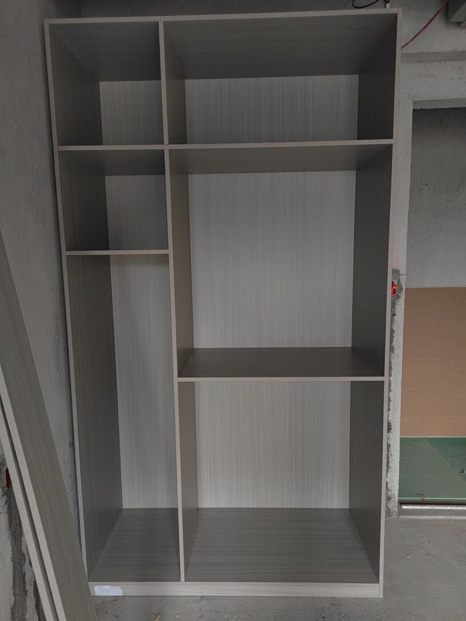 浅灰色柜体配什么颜色柜门好看