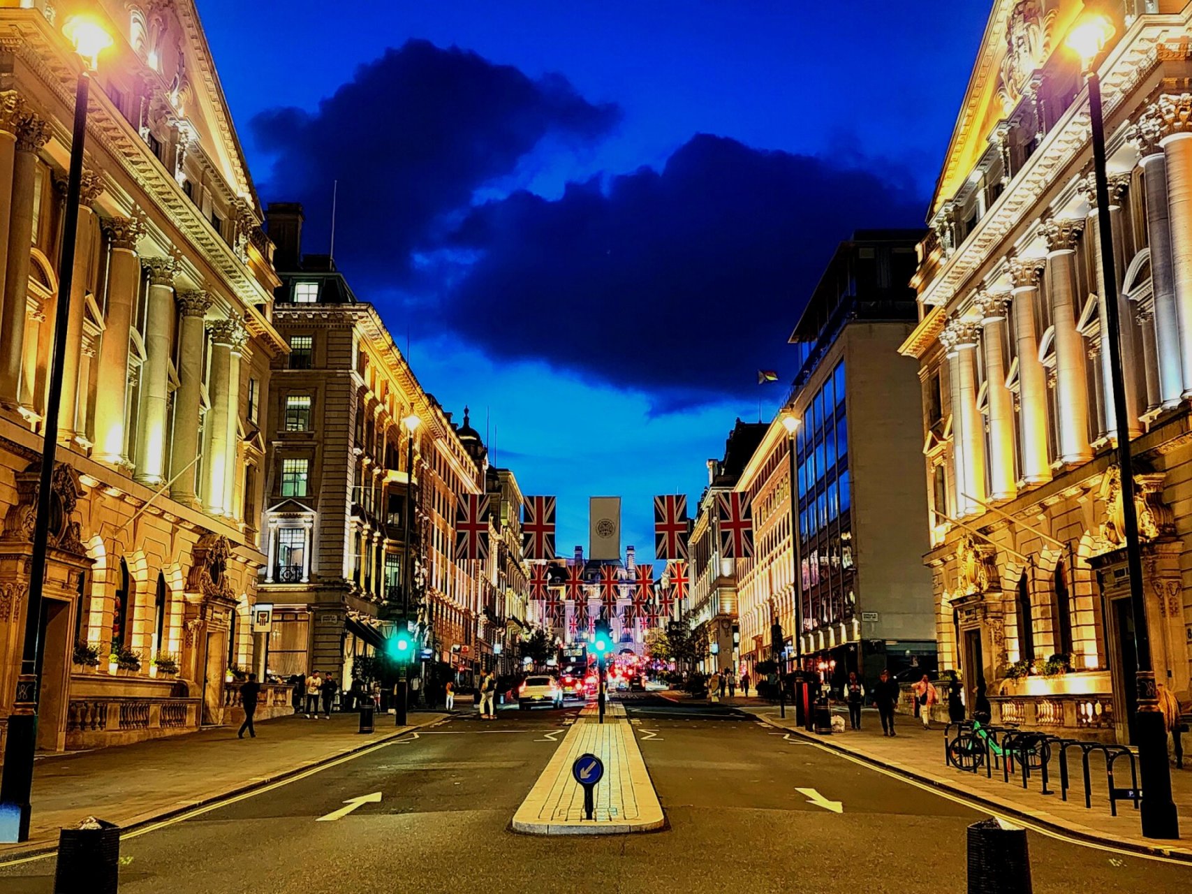 伦敦夜景 伦敦夜幕降临,灯火辉映.
