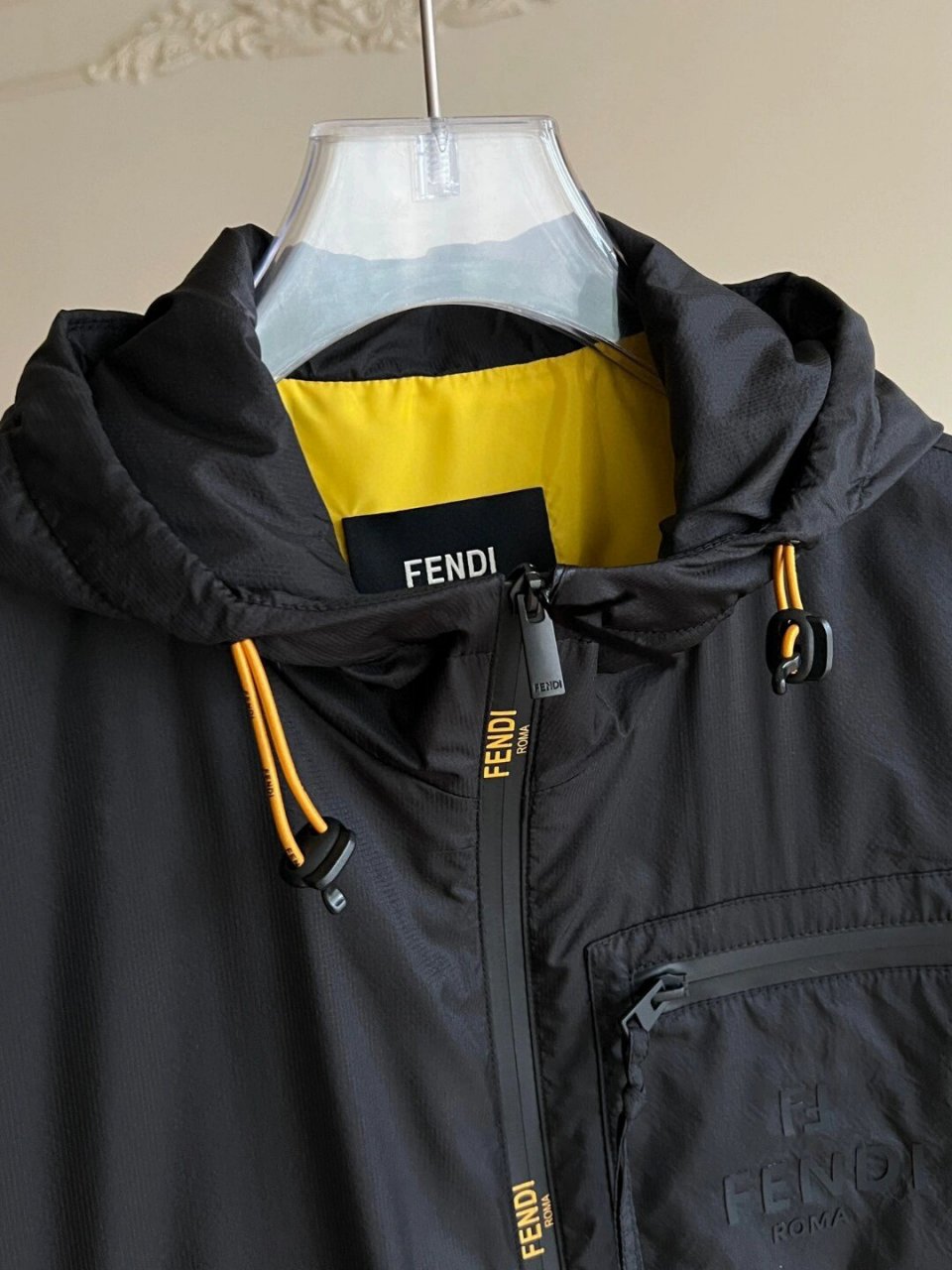 fendi/芬迪拼接时尚连帽夹克外套冲锋衣 fendi/芬迪 新款拼接时尚连帽