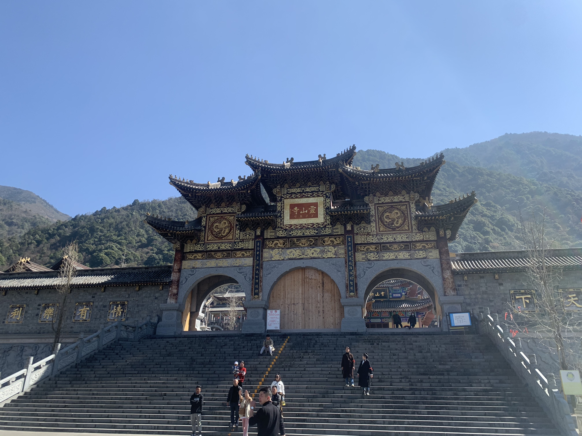 最灵寺院-西昌灵山寺自由行攻略 灵山寺,素有"天下第一灵"的美誉,吸引
