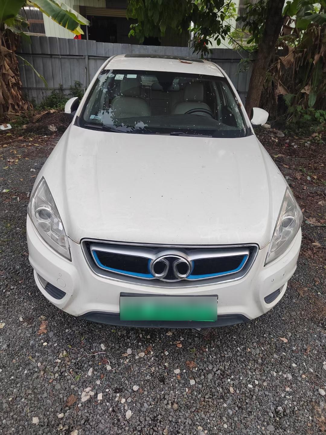 2万 上牌北汽eu260,续航260公里,营转非,实表27万公里,精品车况,到