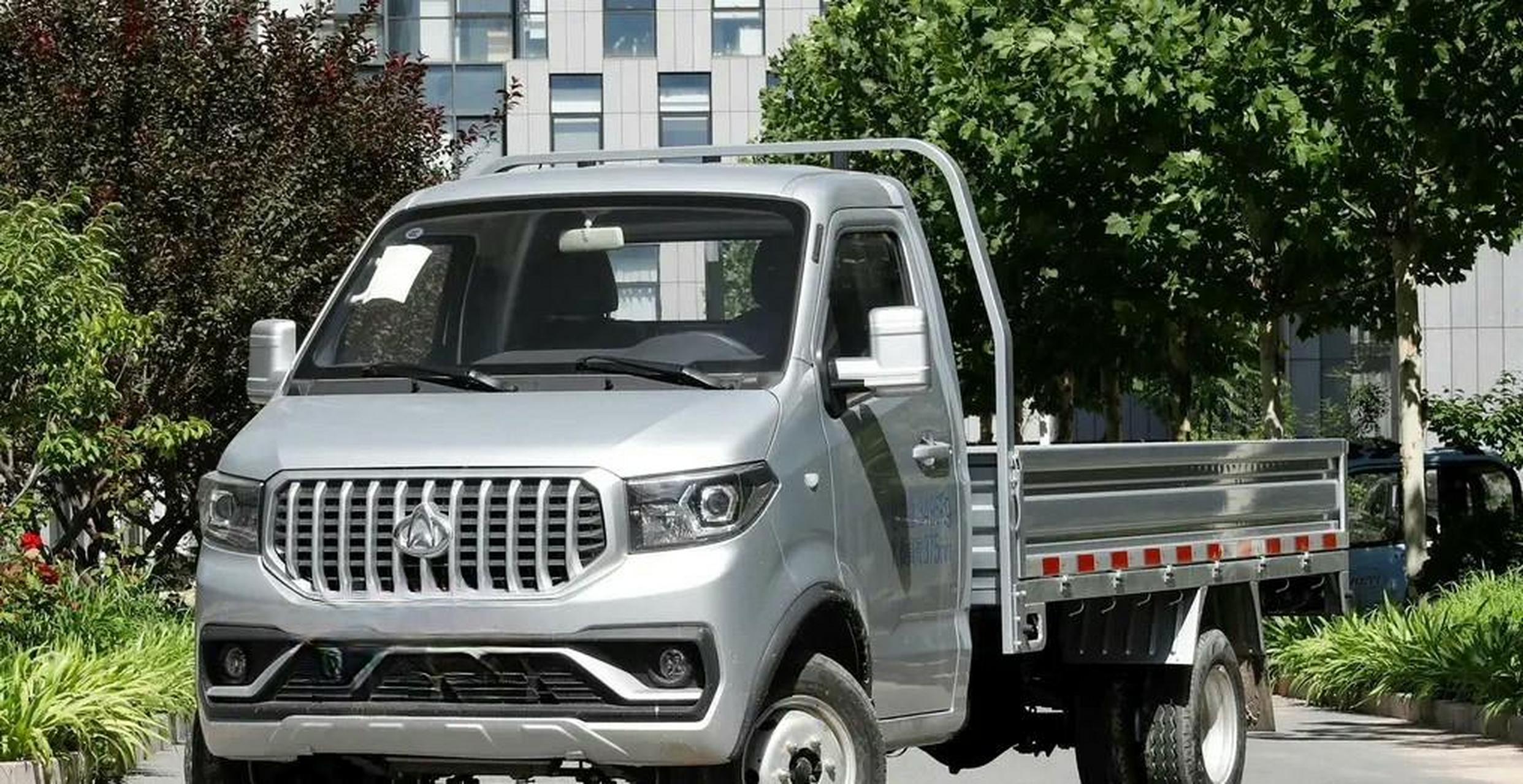 23年8月份上牌 长安神骐t30单排3.6米!后双轮轻卡底盘!