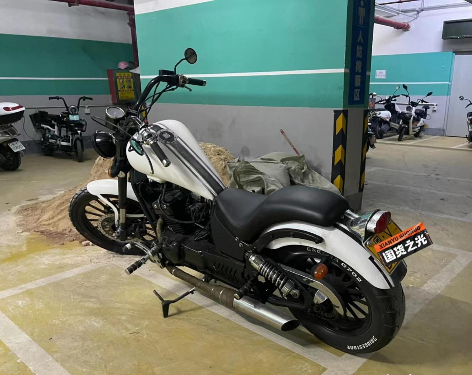 大地鹰王迪特娜350e 12年 目前有绿本,行驶证 已脱审 当裸车卖 发动机