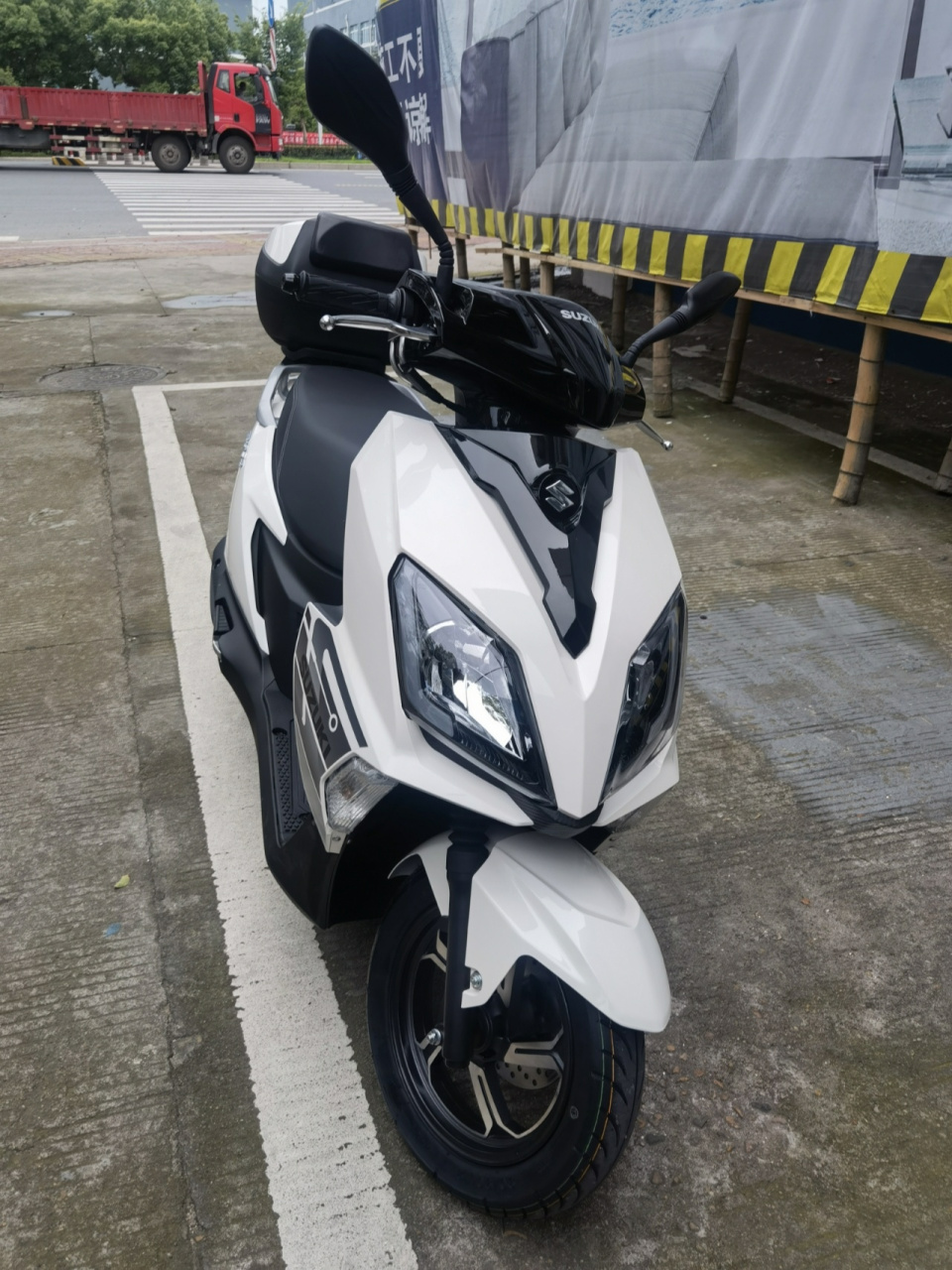 铃木uy125 对比了其他车 包括usr125和裂行,感觉裂行感觉最好看,但是