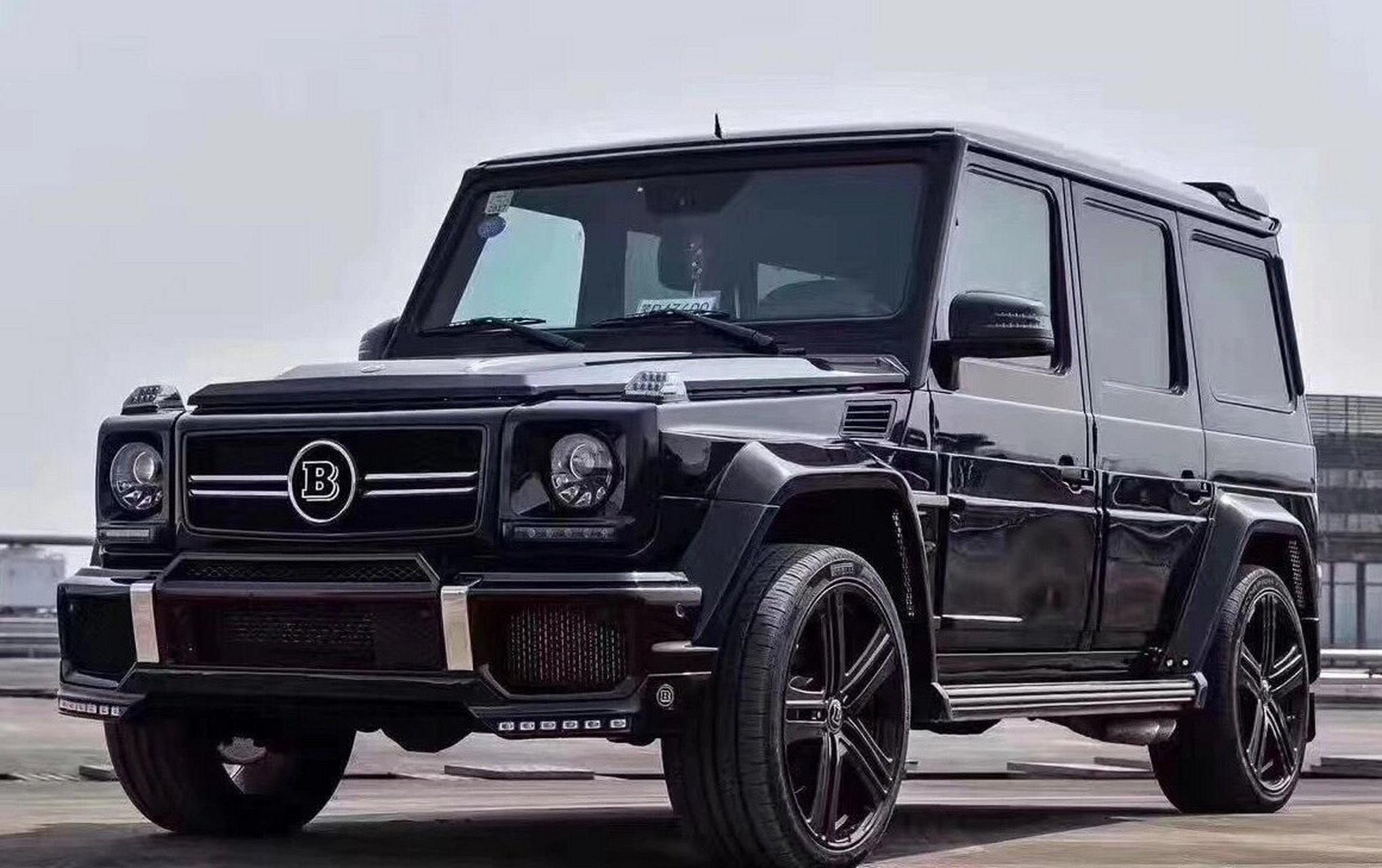 奔驰车上大标为什么是个字母b?