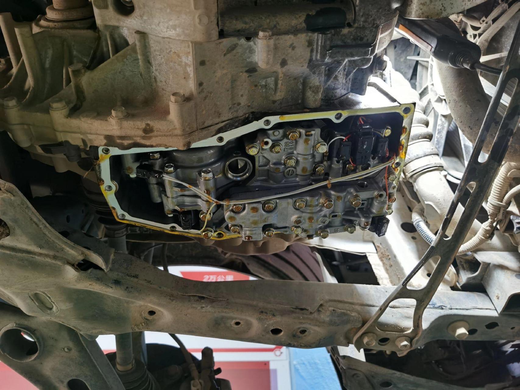 本田crv无极变速箱更换变速箱油内外滤网.