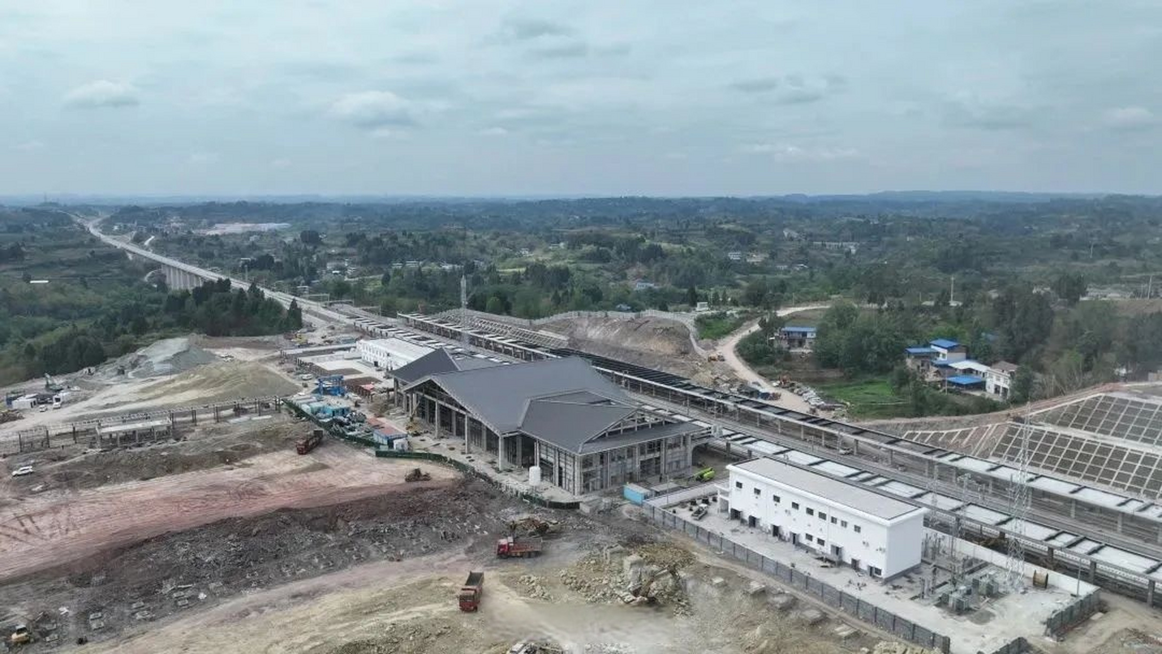 【成宜高铁·资中西站进度刷新,现场图曝光→】成宜高铁将于今年年底