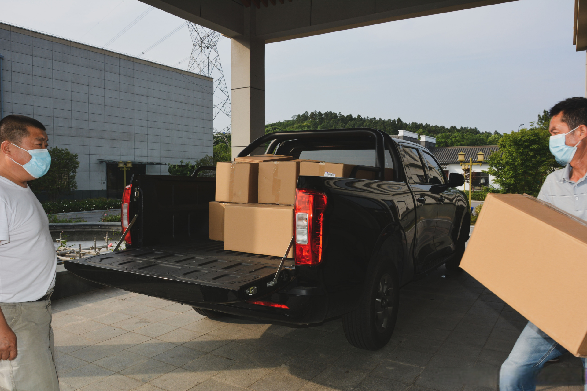 情暖端午节 粽香情更浓  #端午##会斯通科技集团#   朝阳晨露罩,披星